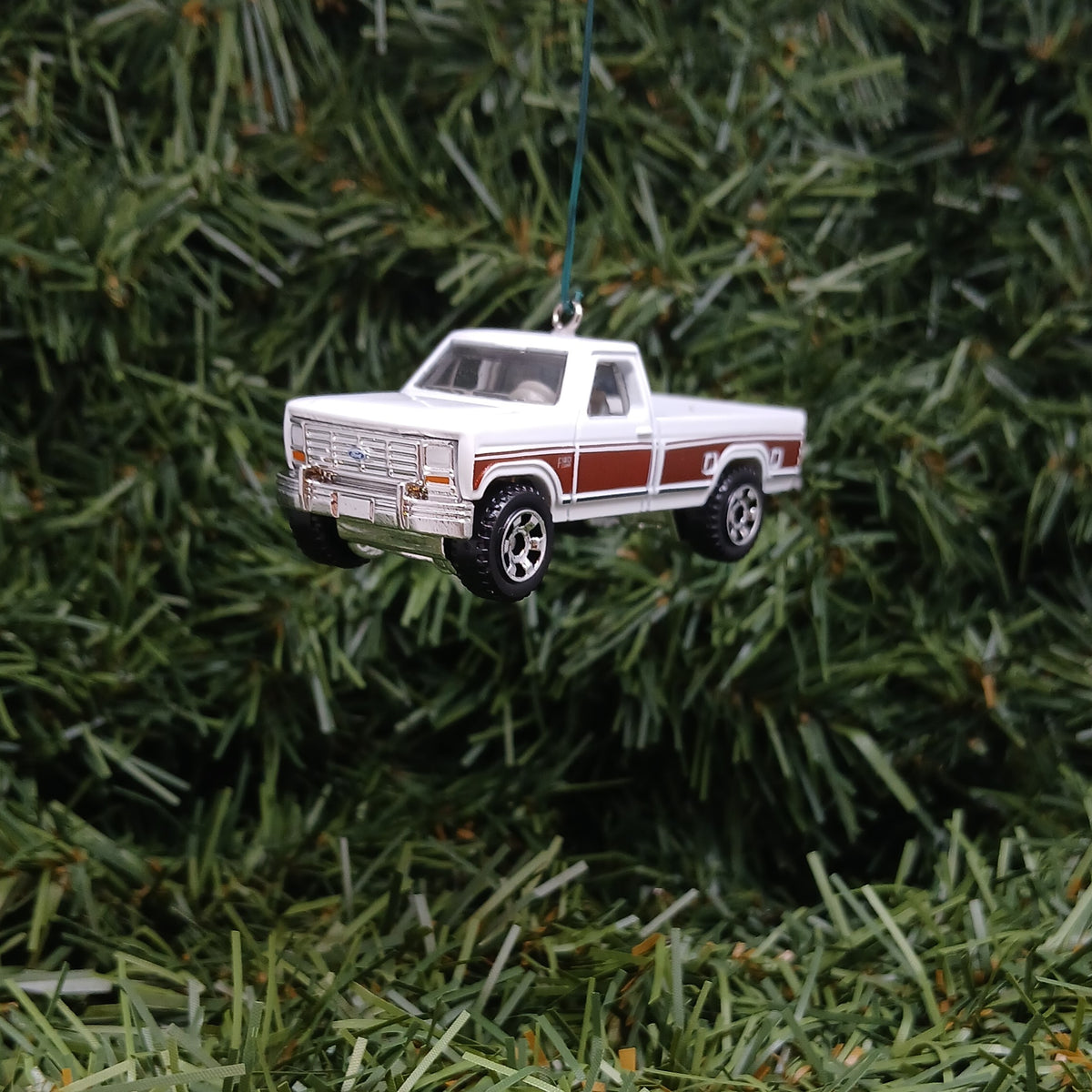 Ford F-150 Christmas Ornament 1986 F150 Pickup Truck Unique Gift Idea Xmas Tree Decoration 3 inch 1980 1981 1982 1983 1984 1985