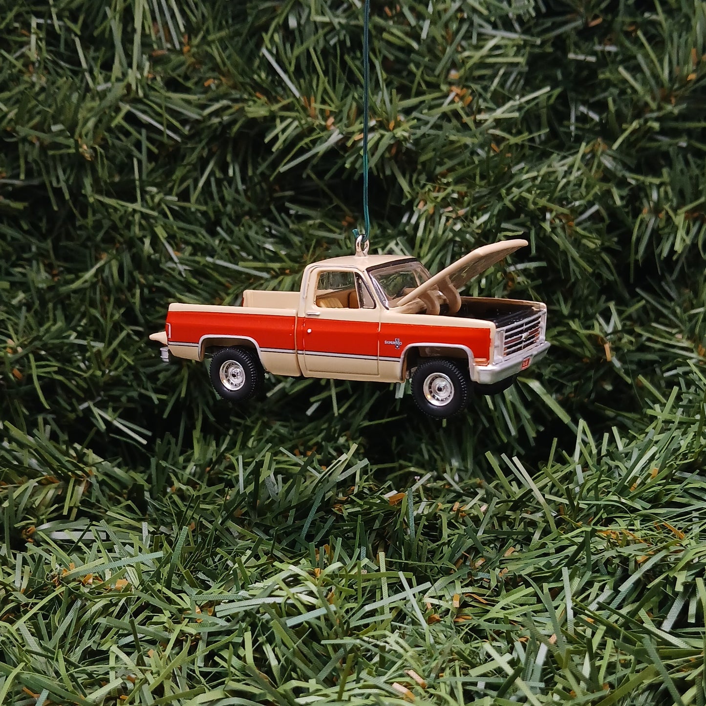Chevy 1987 R10 Truck Ornament Christmas Gift Chevrolet Fleetside Short Bed Truck Tan Bright-Red