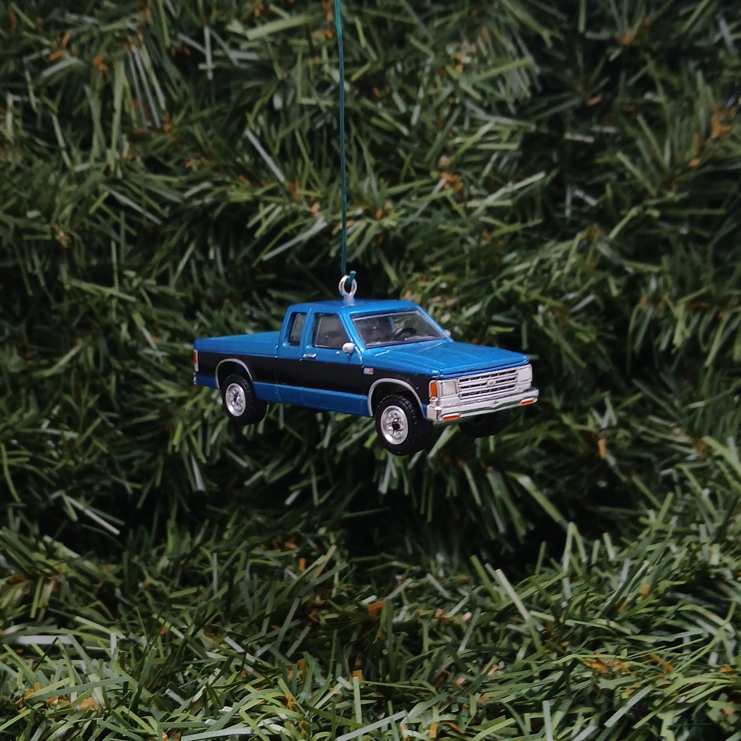 CHEVY 1988 S-10 Truck Ornament Christmas Gift Chevrolet S10 Pickup Blue Black 1982-1993