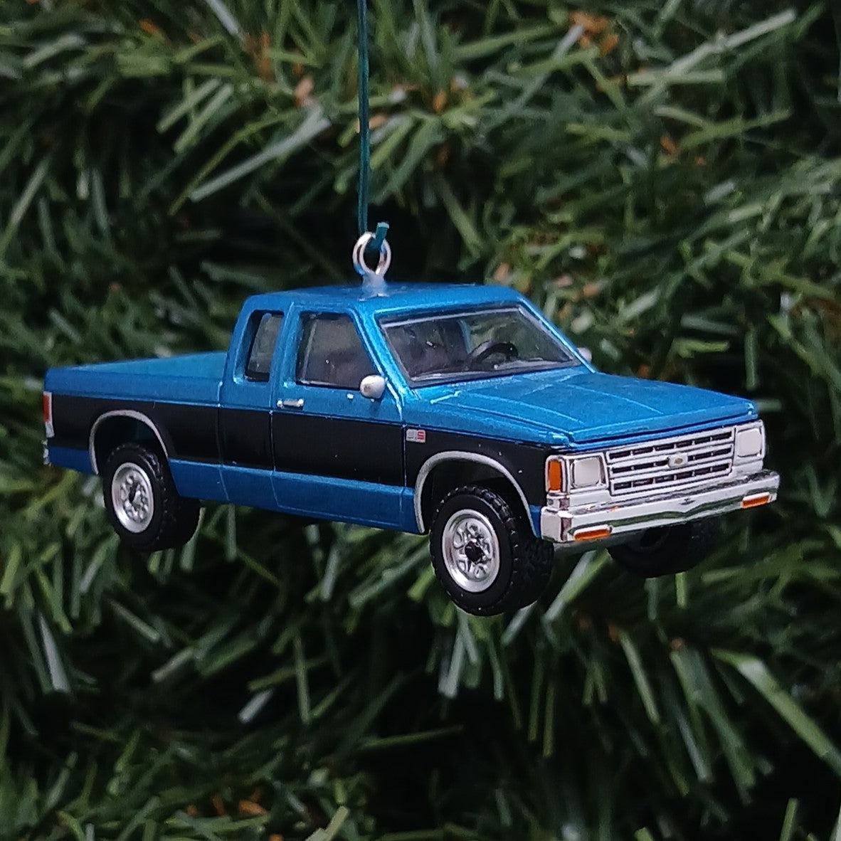 CHEVY 1988 S-10 Truck Ornament Christmas Gift Chevrolet S10 Pickup Blue Black 1982-1993
