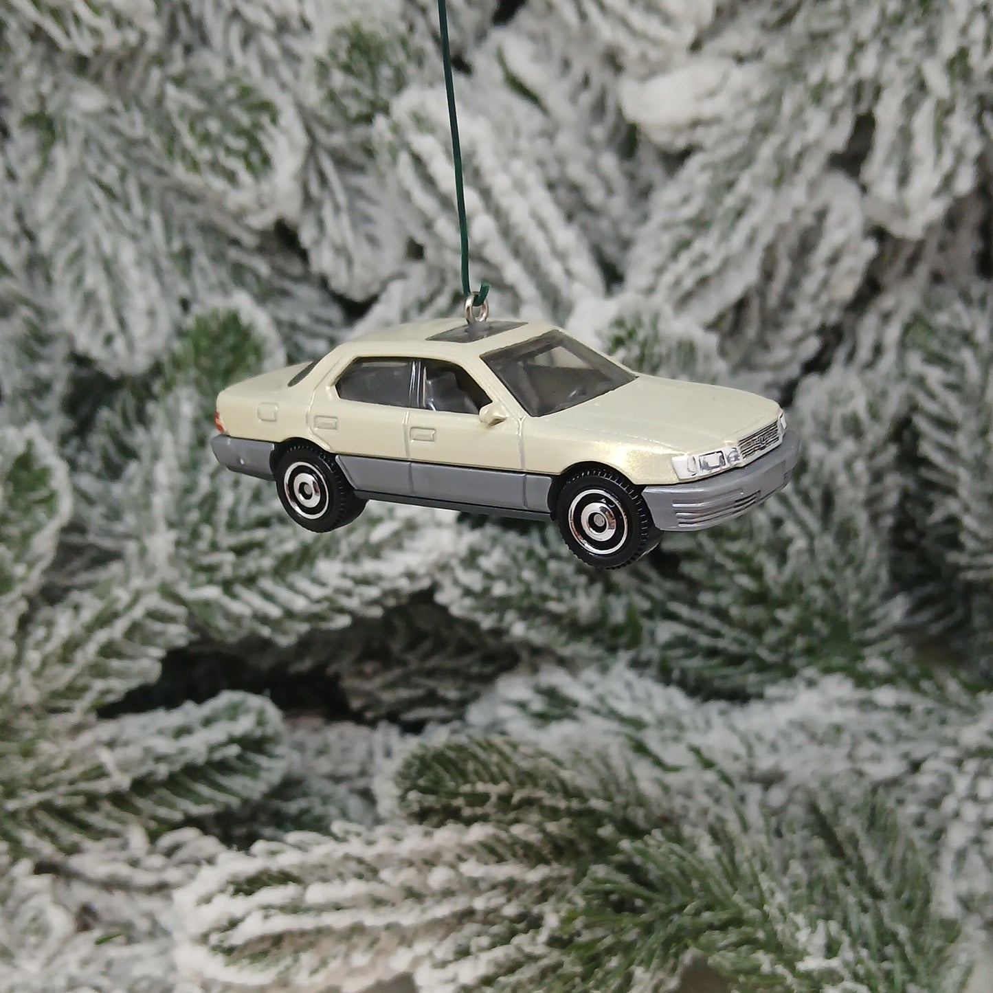 LEXUS LS 400 Ornament Christmas Gift Xmas Tree Decoration Green Beige Black 1994
