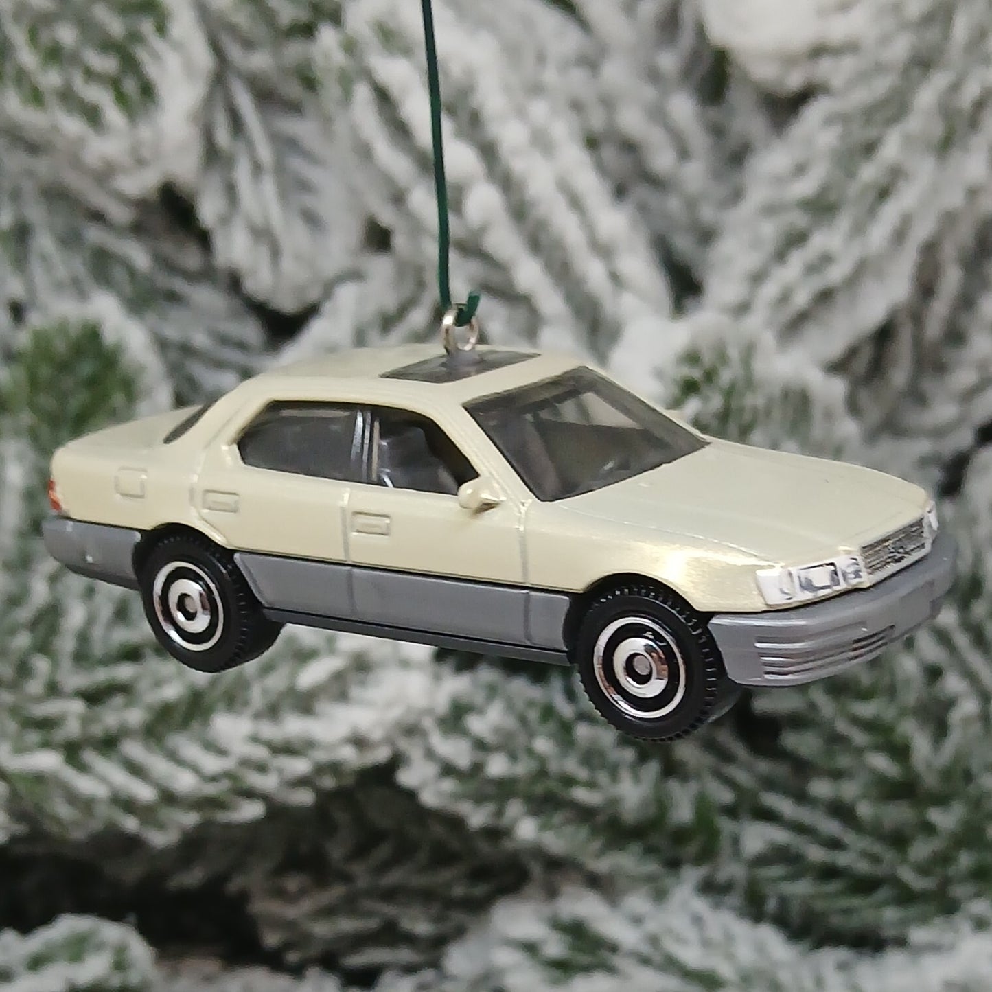 LEXUS LS 400 Ornament Christmas Gift Xmas Tree Decoration Green Beige Black 1994
