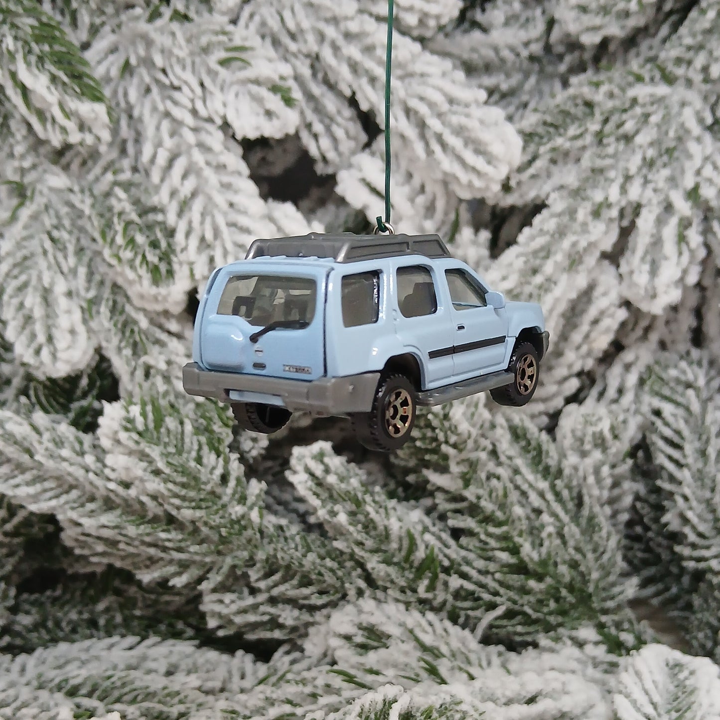 NISSAN Xterra Ornament Christmas Tree Decoration Unique Gift Idea 2000