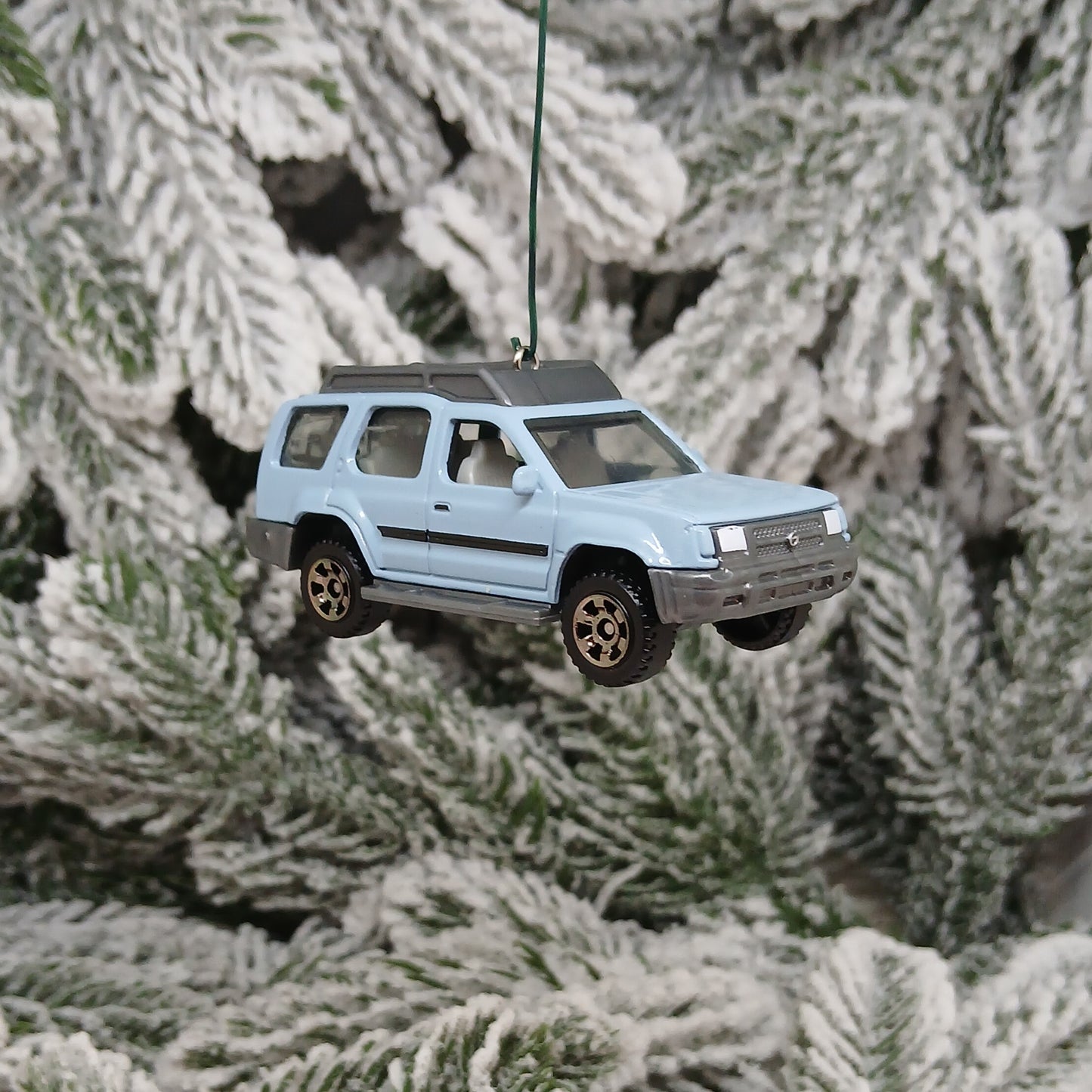 NISSAN Xterra Ornament Christmas Tree Decoration Unique Gift Idea 2000
