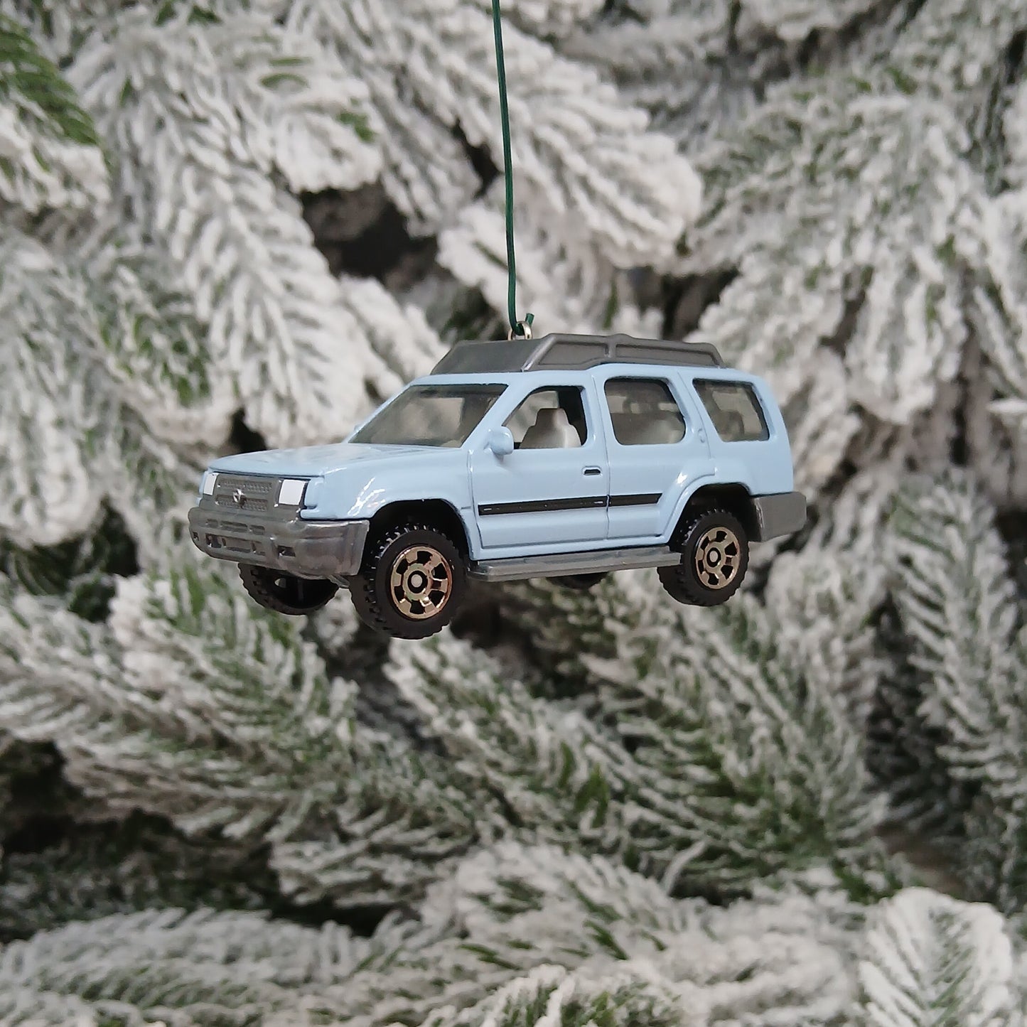 NISSAN Xterra Ornament Christmas Tree Decoration Unique Gift Idea 2000