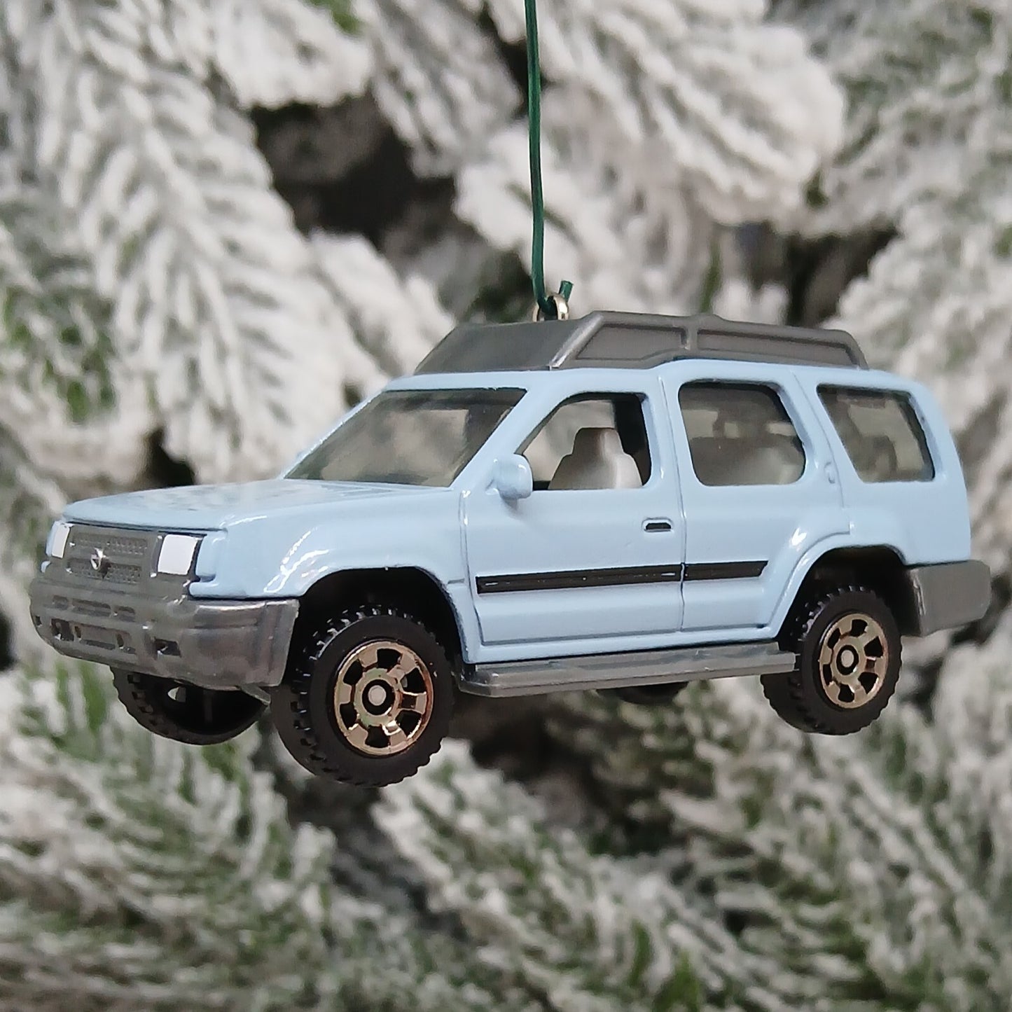 NISSAN Xterra Ornament Christmas Tree Decoration Unique Gift Idea 2000