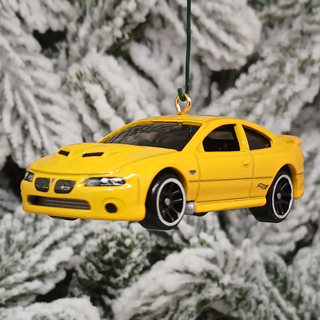 Pontiac 2006 GTO Ornament Christmas Gift Xmas Tree Decoration Yellow Drag Car