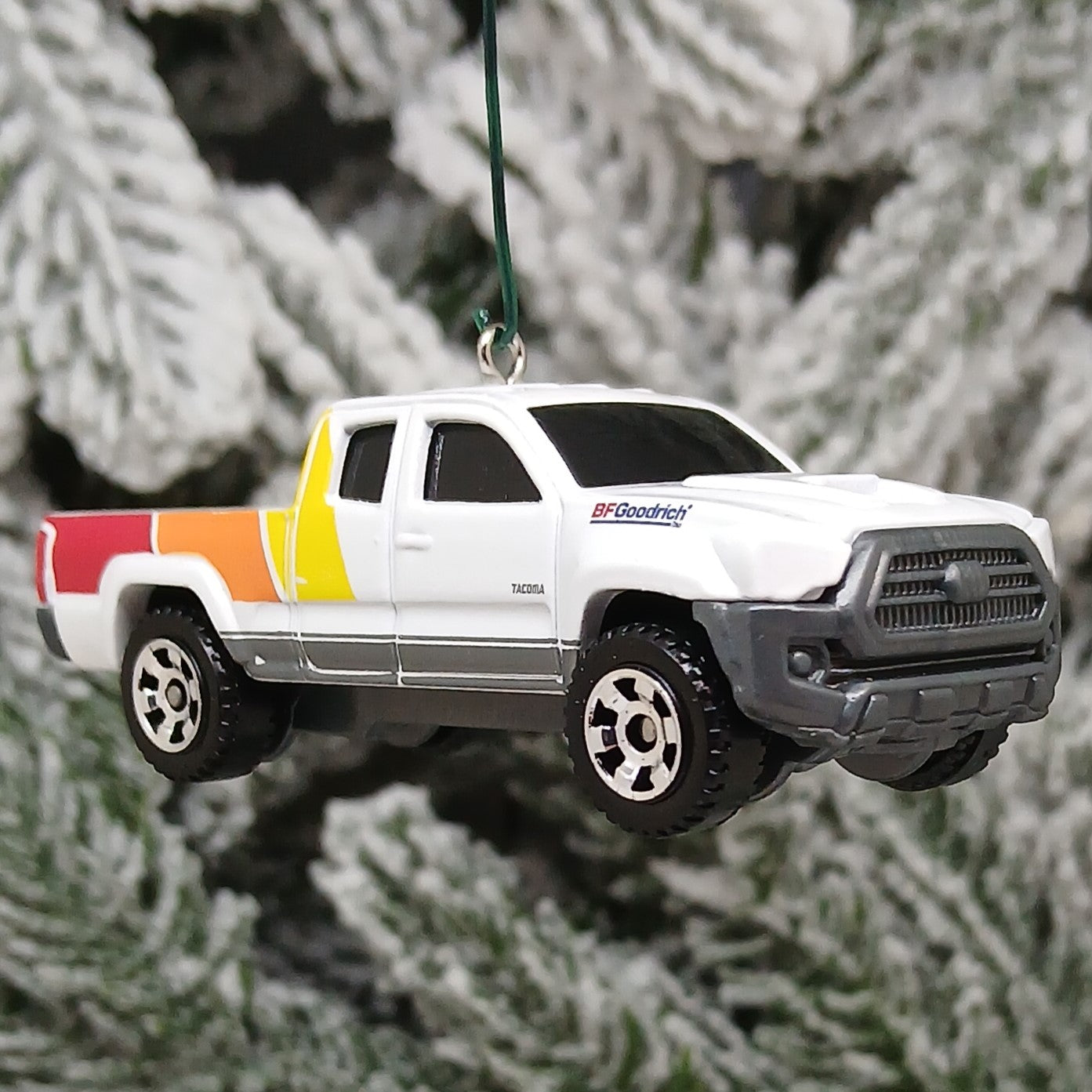 TOYOTA TACOMA Ornament 2016 Christmas Tree Decoration Gift Idea Pickup Truck White