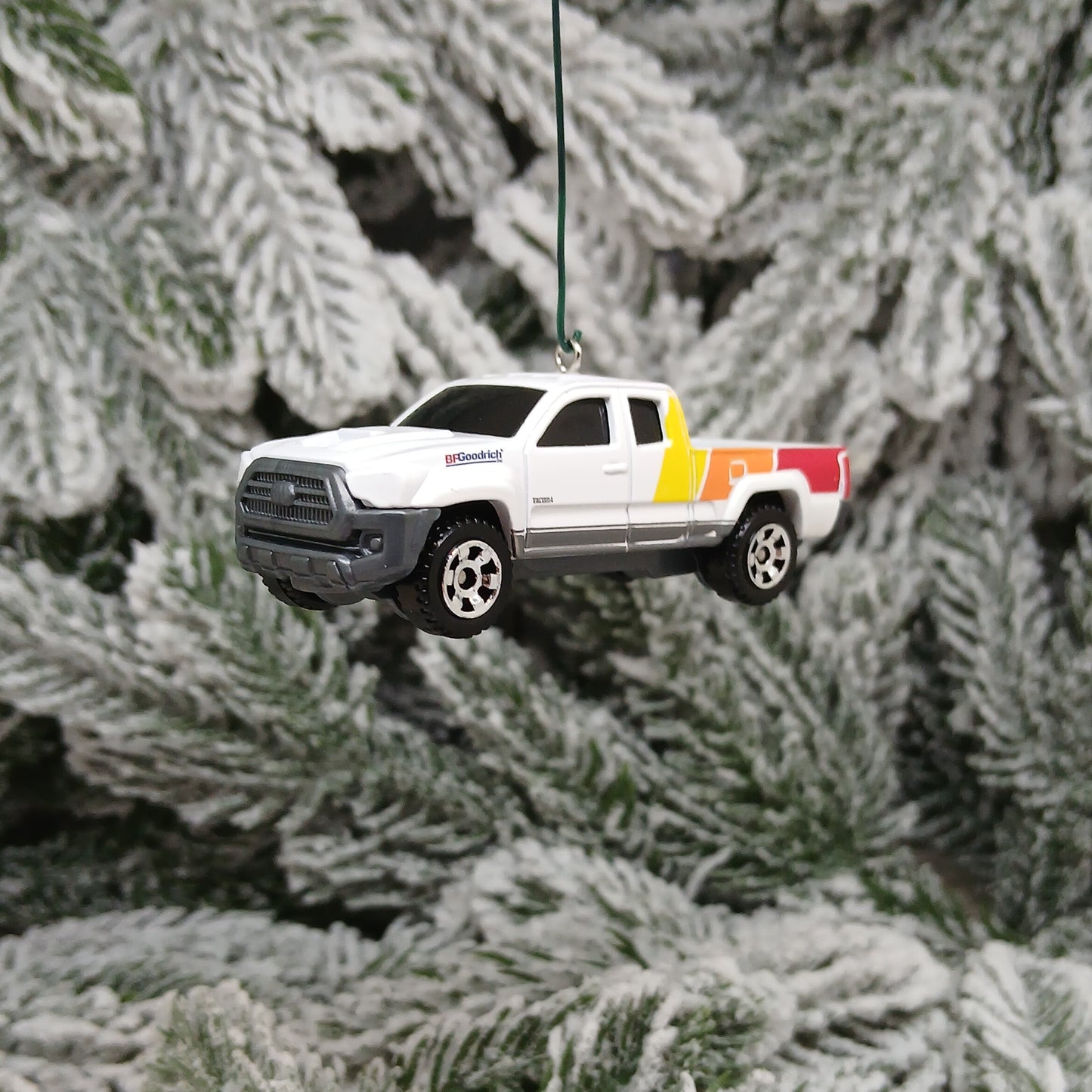 TOYOTA TACOMA Ornament 2016 Christmas Tree Decoration Gift Idea Pickup Truck White