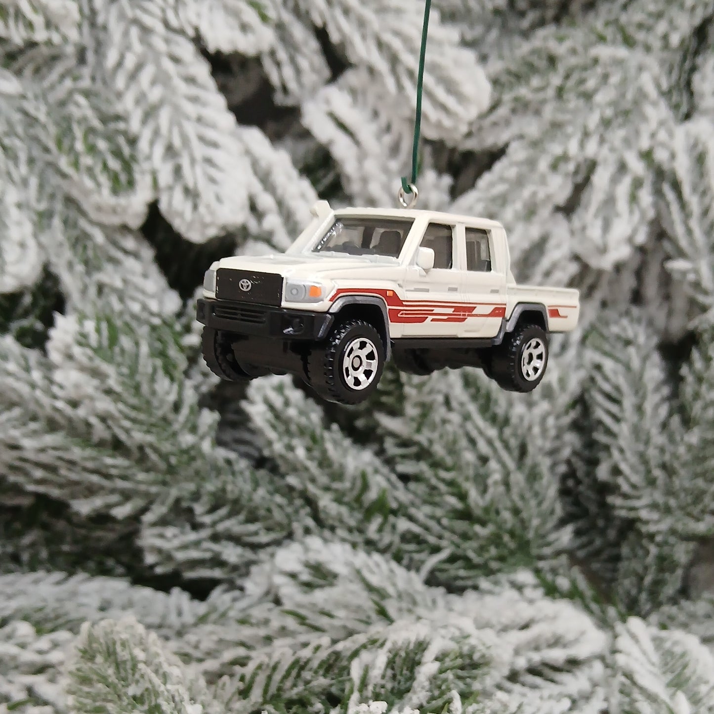 TOYOTA Landcruiser Ornament Christmas Gift Idea Unique Xmas Decoration Model 78 4x4 SUV Tan White