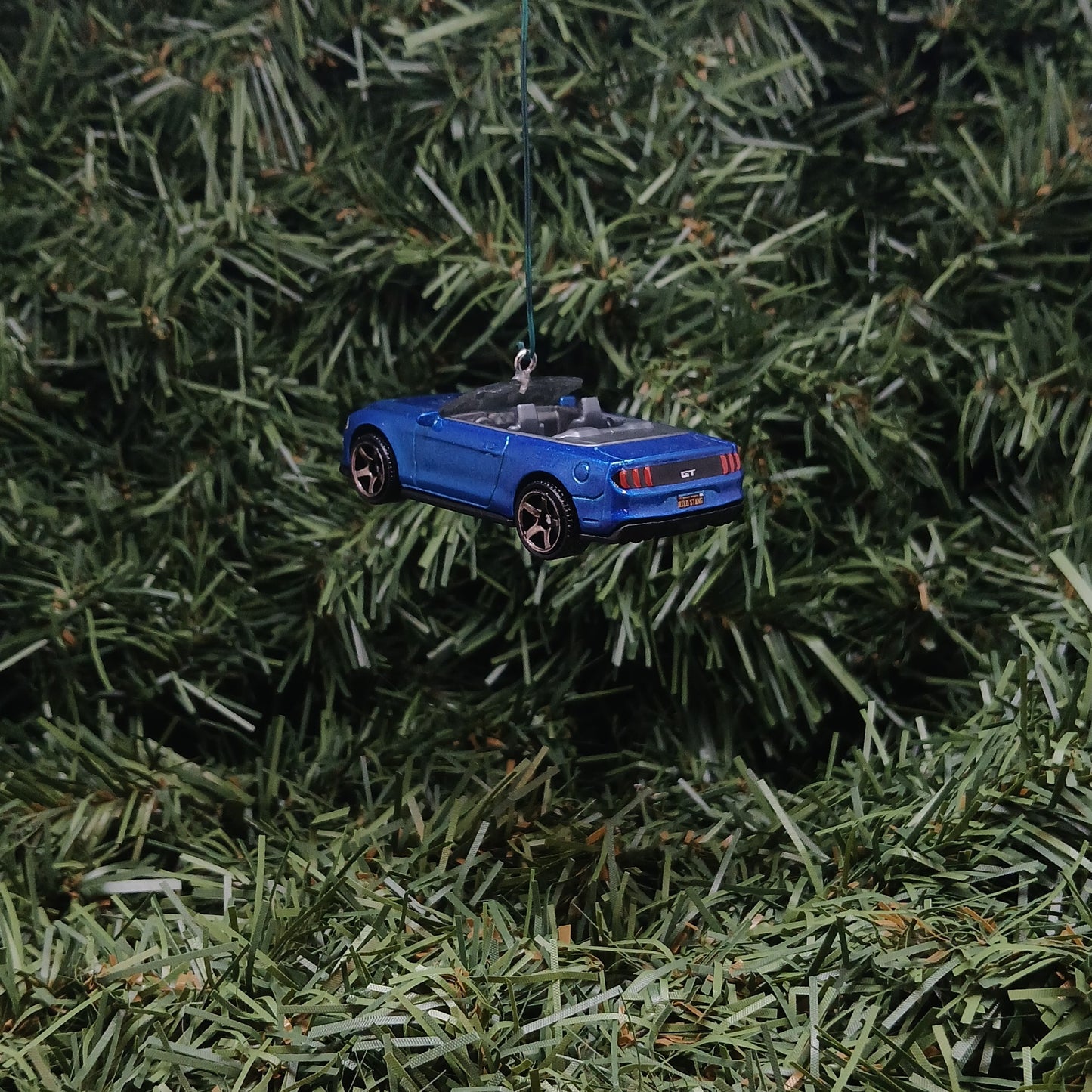 Ford Mustang 2018 Christmas Ornament Xmas Tree Decoration Gift Idea Convertible Blue Dark Red