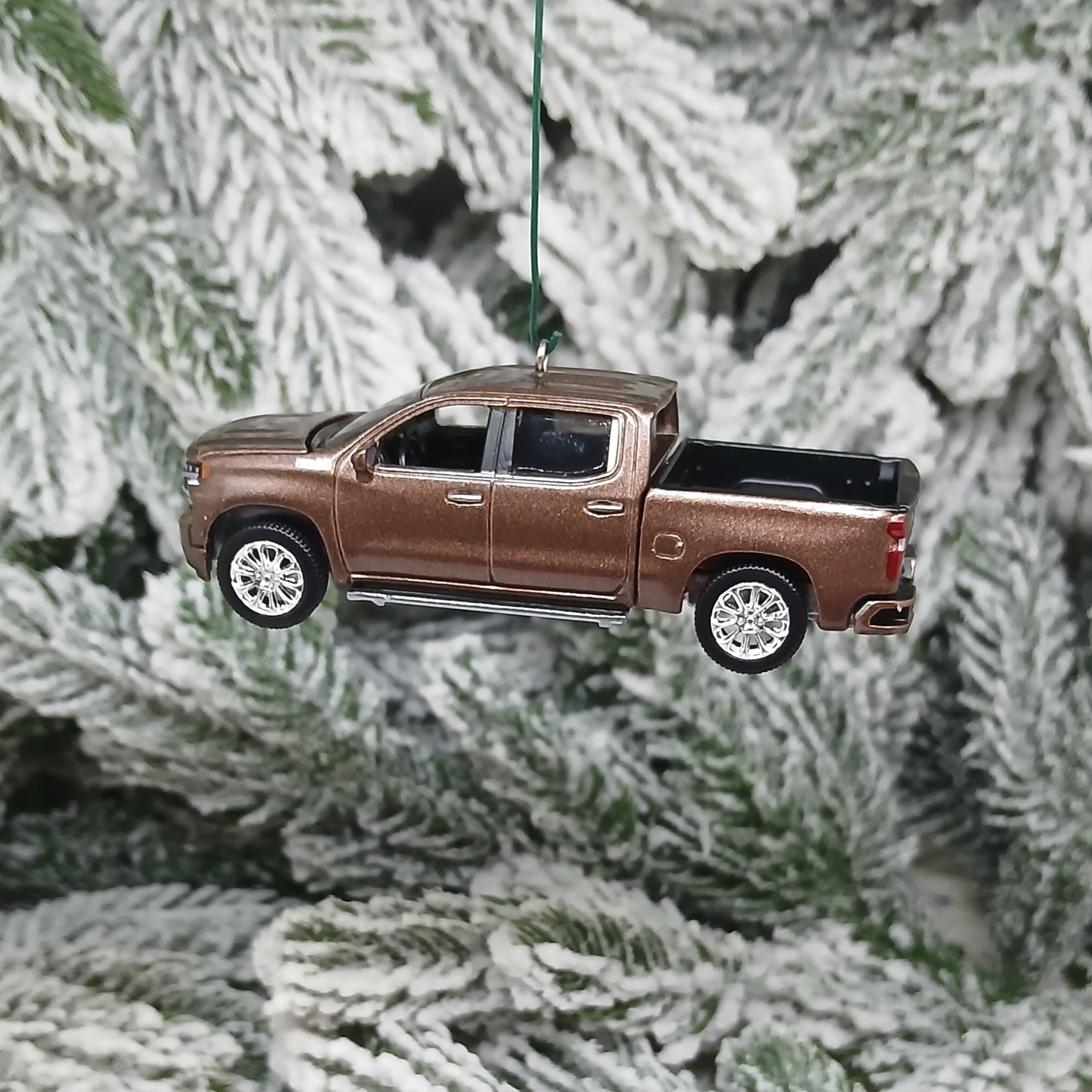 Chevy Silverado Ornament 2019 Christmas Gift Chevrolet Truck 2020 2021 Xmas Tree Decoration Oakwood