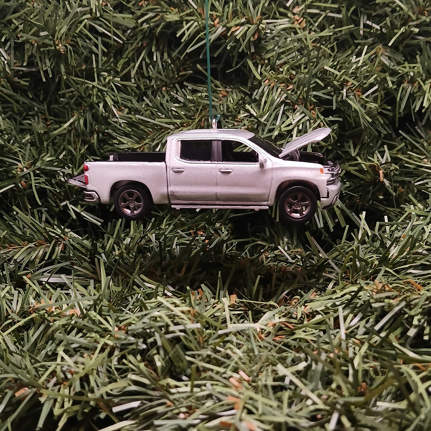 Chevy Silverado Ornament 2019 Christmas Gift Chevrolet Truck 2020 2021 Xmas Tree Decoration Silver Ice