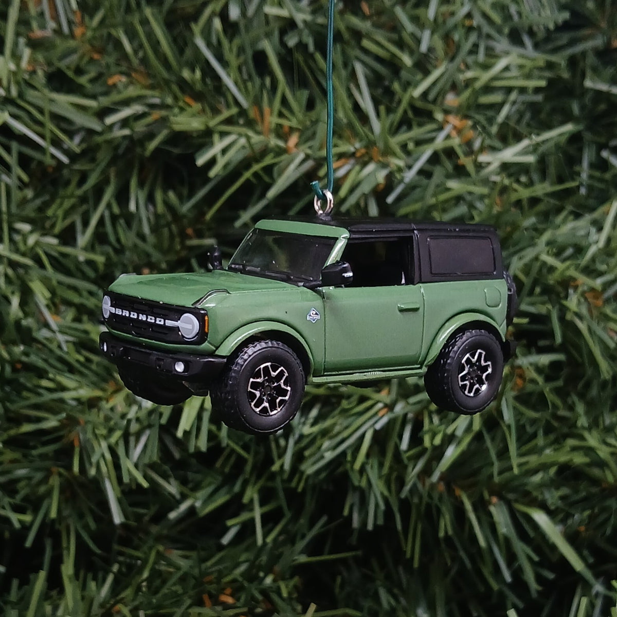 Ford Bronco Ornament Christmas Decoration Gift Idea 2022 2023 2024 2025 Green Outer Banks (Copy)