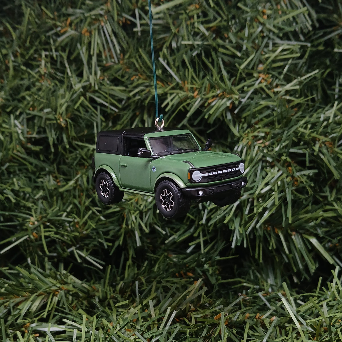 Ford Bronco Ornament Christmas Decoration Gift Idea 2022 2023 2024 2025 Green Outer Banks (Copy)