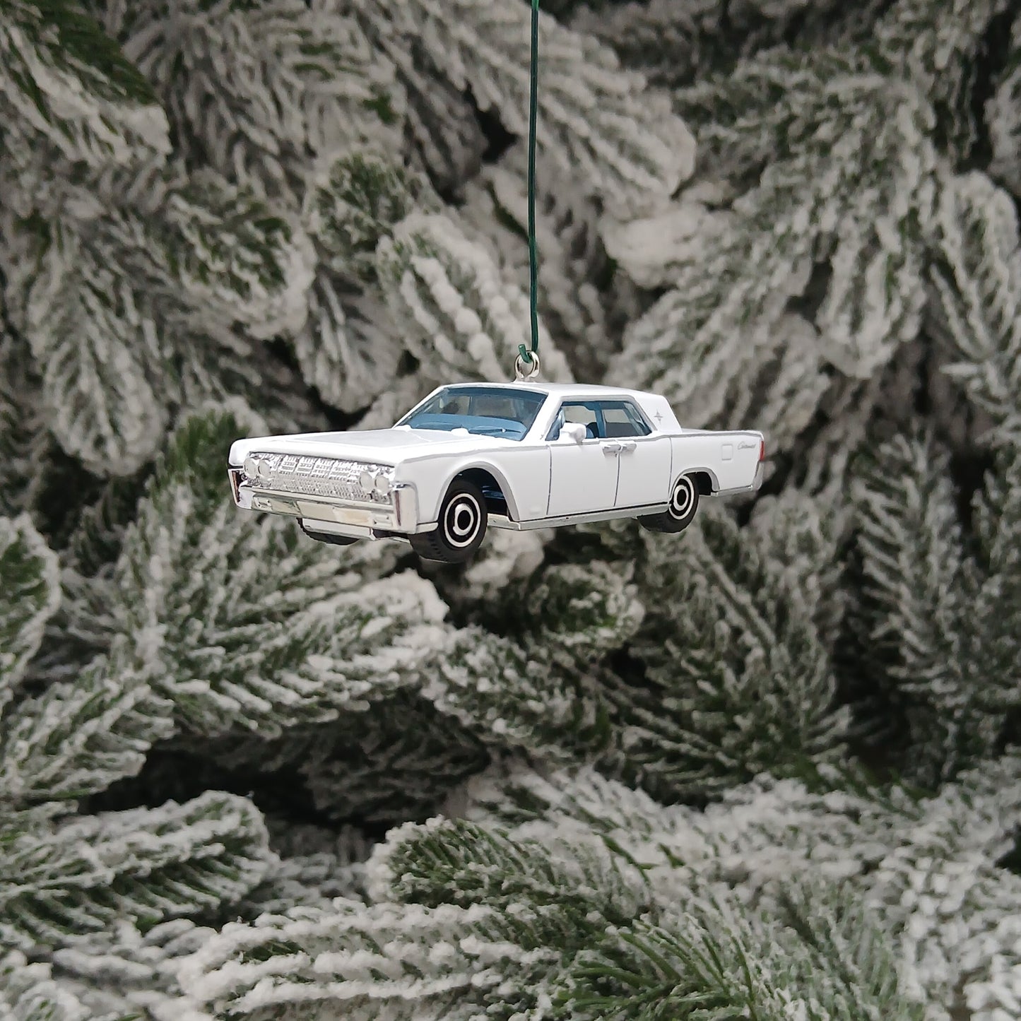 LINCOLN CONTINENTAL 1964 Christmas Tree Decoration Xmas Gift White Blue 1961-1969 (Copy)