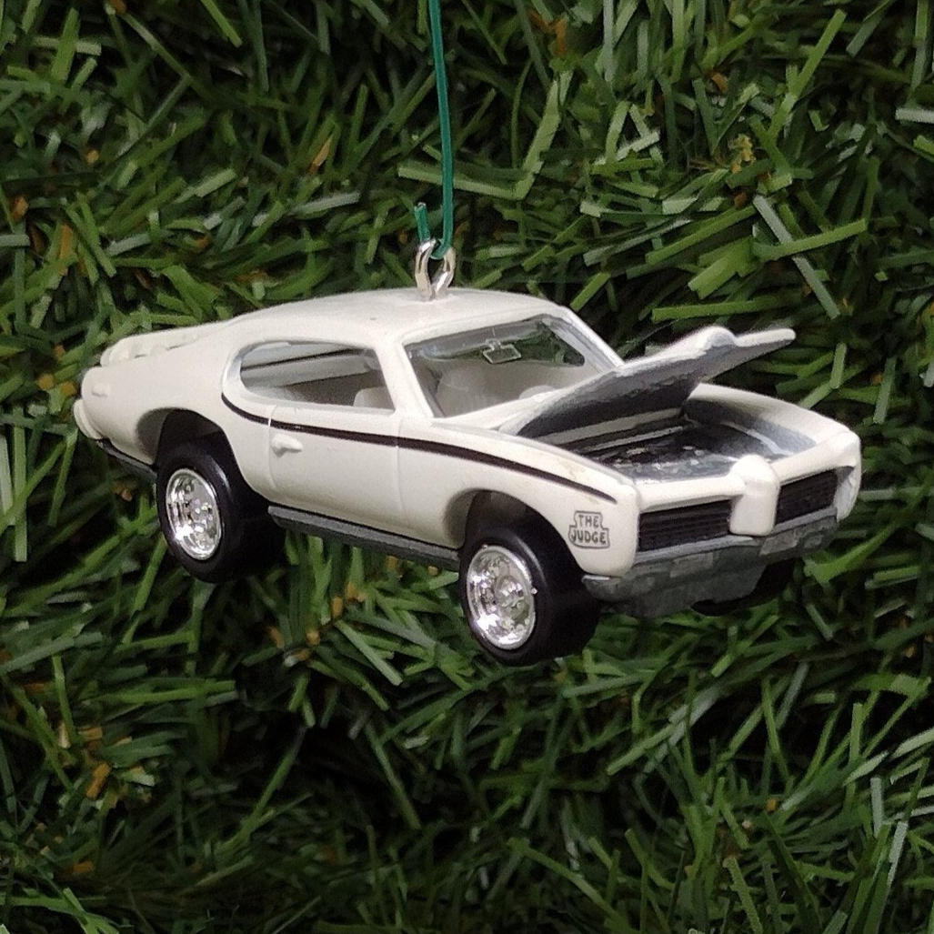 PONTIAC GTO JUDGE 1969 Ornament Christmas Tree Decoration Unique Automotive Xmas Gift Idea White Hood Opens