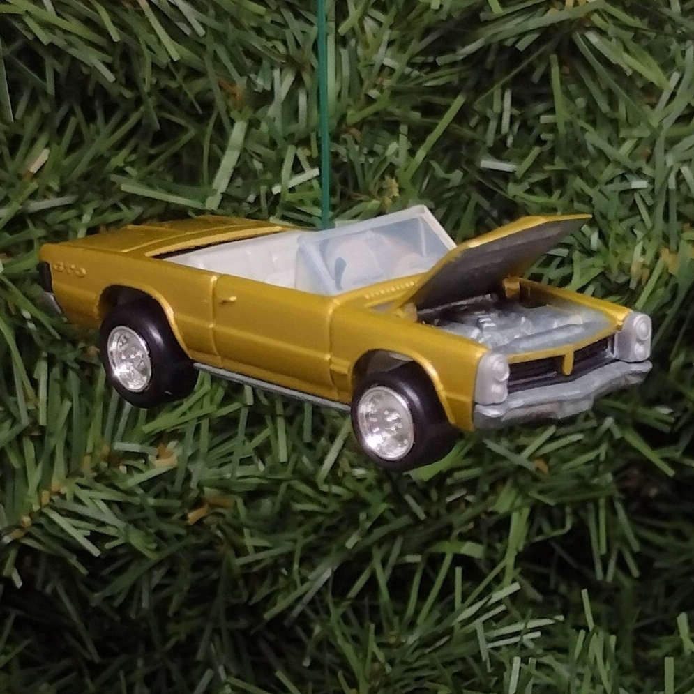 PONTIAC GTO CONVERTIBLE 1965 Ornament Christmas Tree Decoration Unique Automotive Xmas Gift Idea Hood Opens