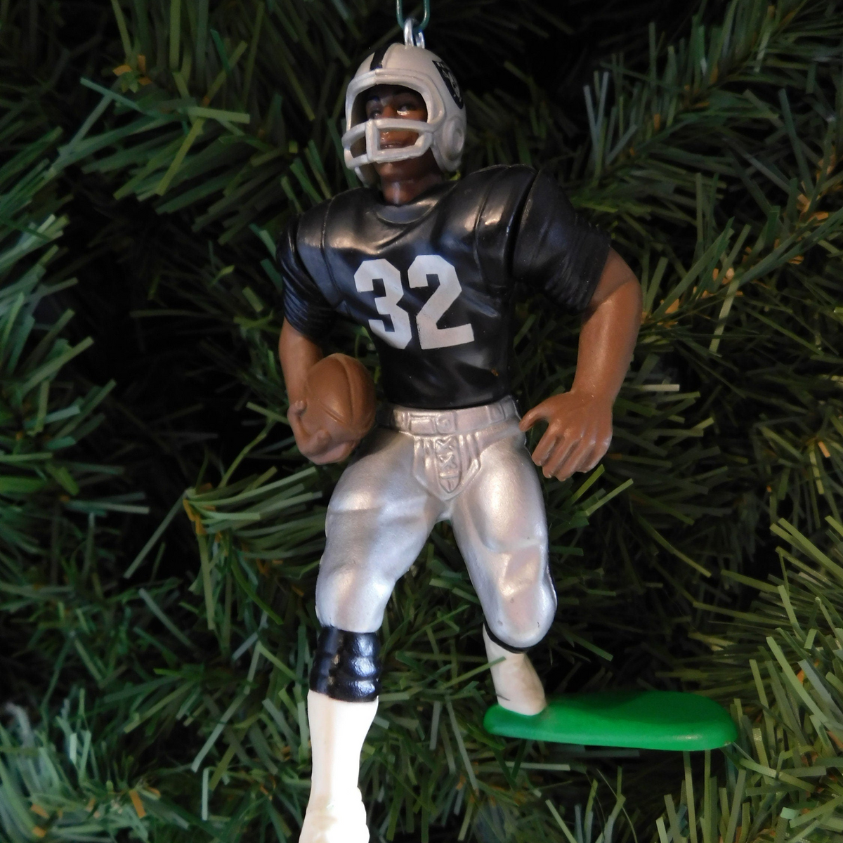 OAKLAND/Los Angeles RAIDERS Ornament Marcus Allen Christmas Gift NFL Football Figure Las Vegas
