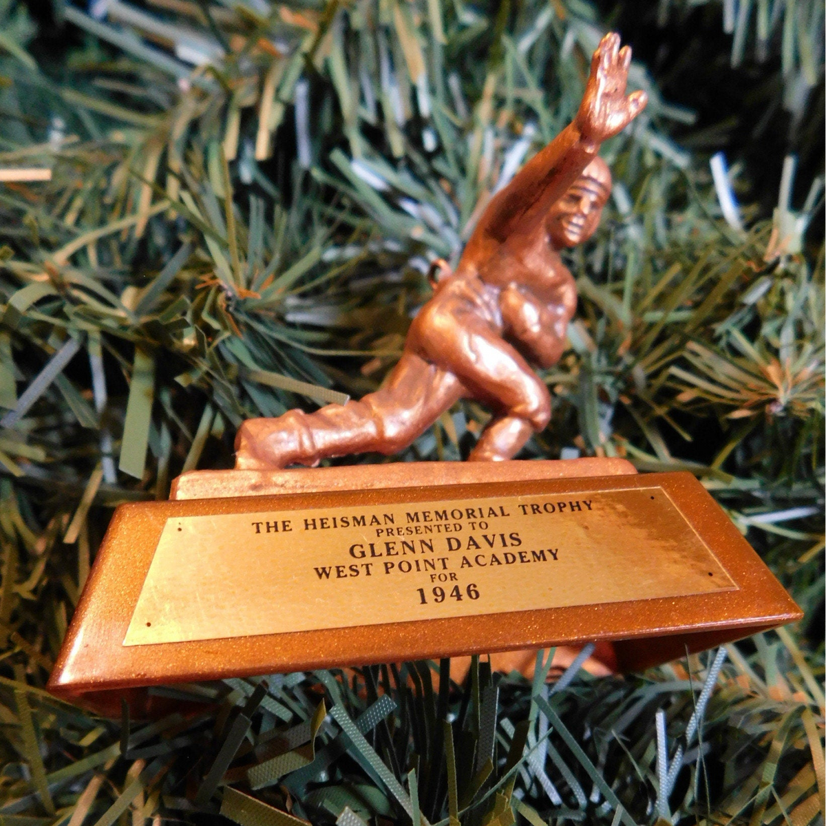Gelnn Davis WEST POINT Army Football Christmas Ornament Mini Heisman Trophy Gift Idea NCAA