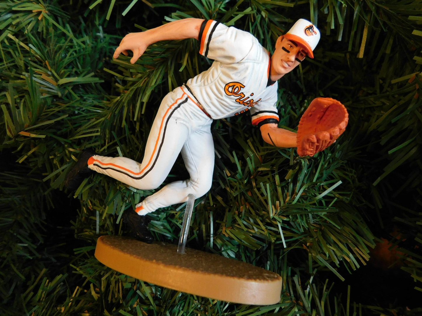 Brooks Robinson BALTIMORE ORIOLES Christmas tree ornament MLB baseball xmas figure unique gift idea