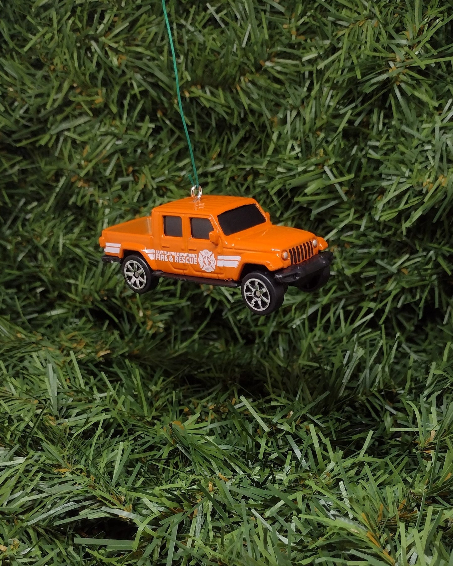 JEEP GLADIATOR Ornament Christmas gift idea unique Xmas tree decoration 4x4 SUV burnt orange Fire & Rescue