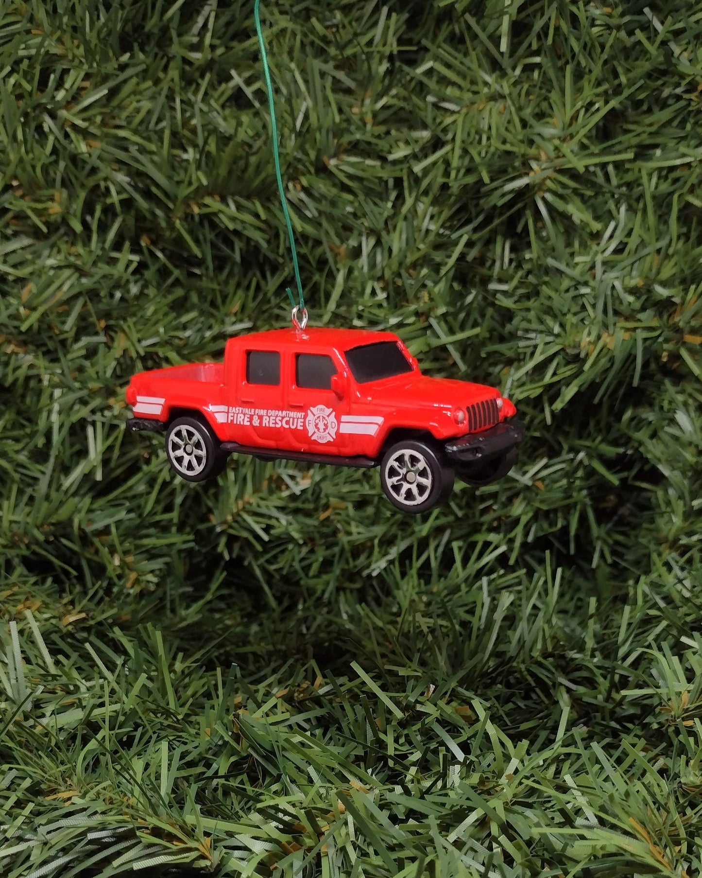 JEEP GLADIATOR Ornament Christmas gift idea unique Xmas tree decoration 4x4 SUV red Fire & Rescue