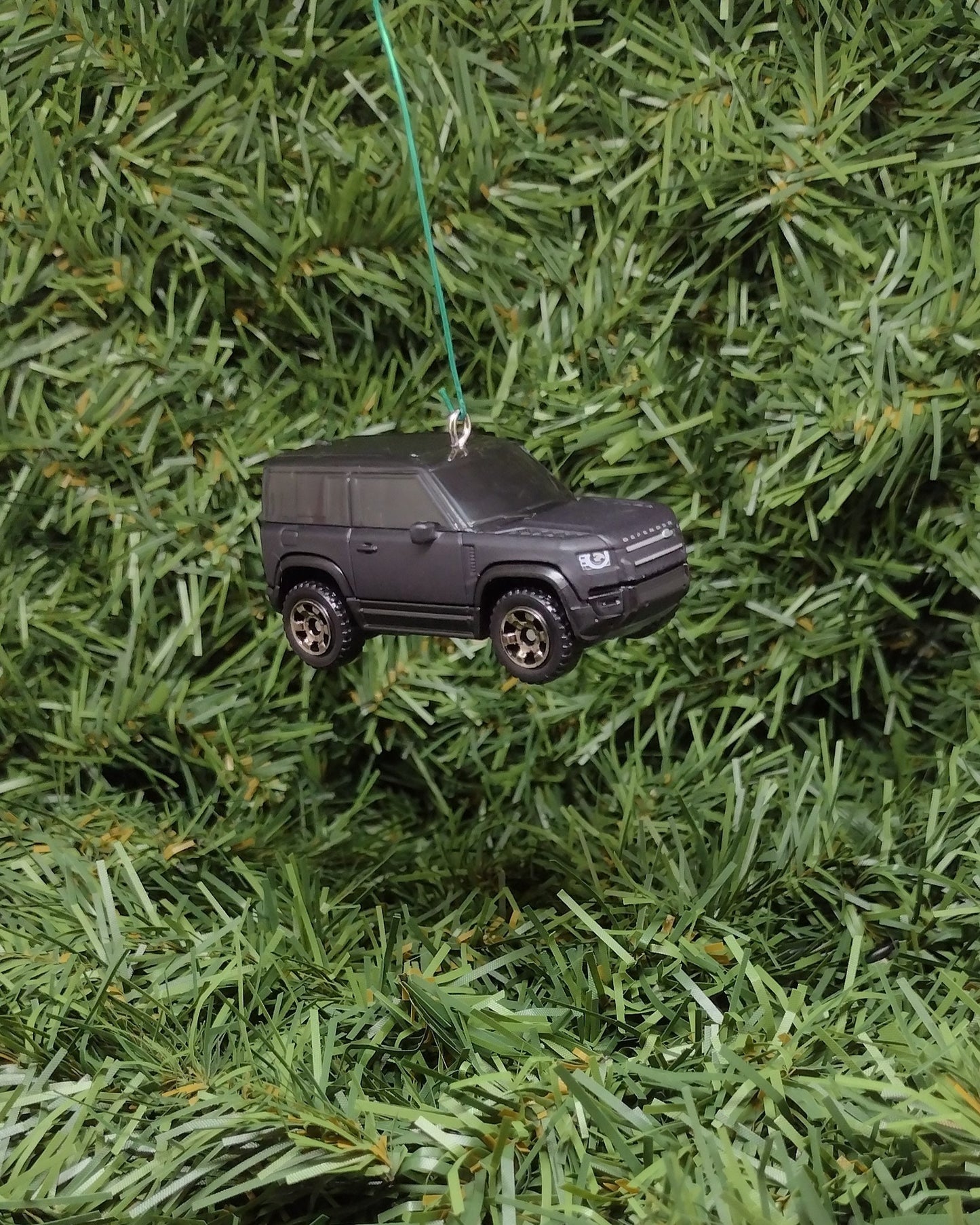 Land Rover Defender Ornament 2020 Christmas Tree Decoration Unique Xmas Gift Idea flat black 4x4 suv