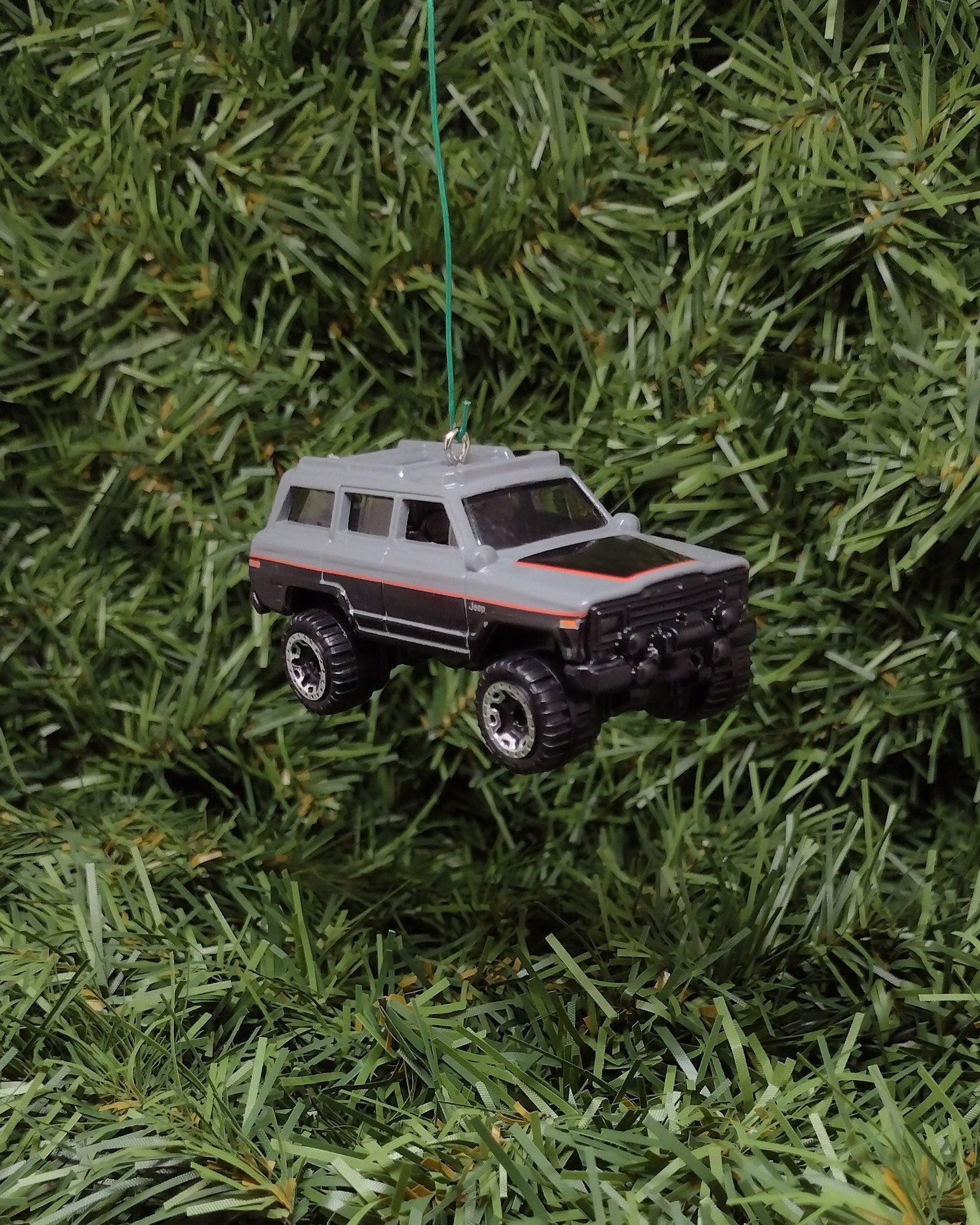 JEEP WAGONEER Ornament Christmas gift idea unique Xmas tree decoration 1988 4x4 SUV red