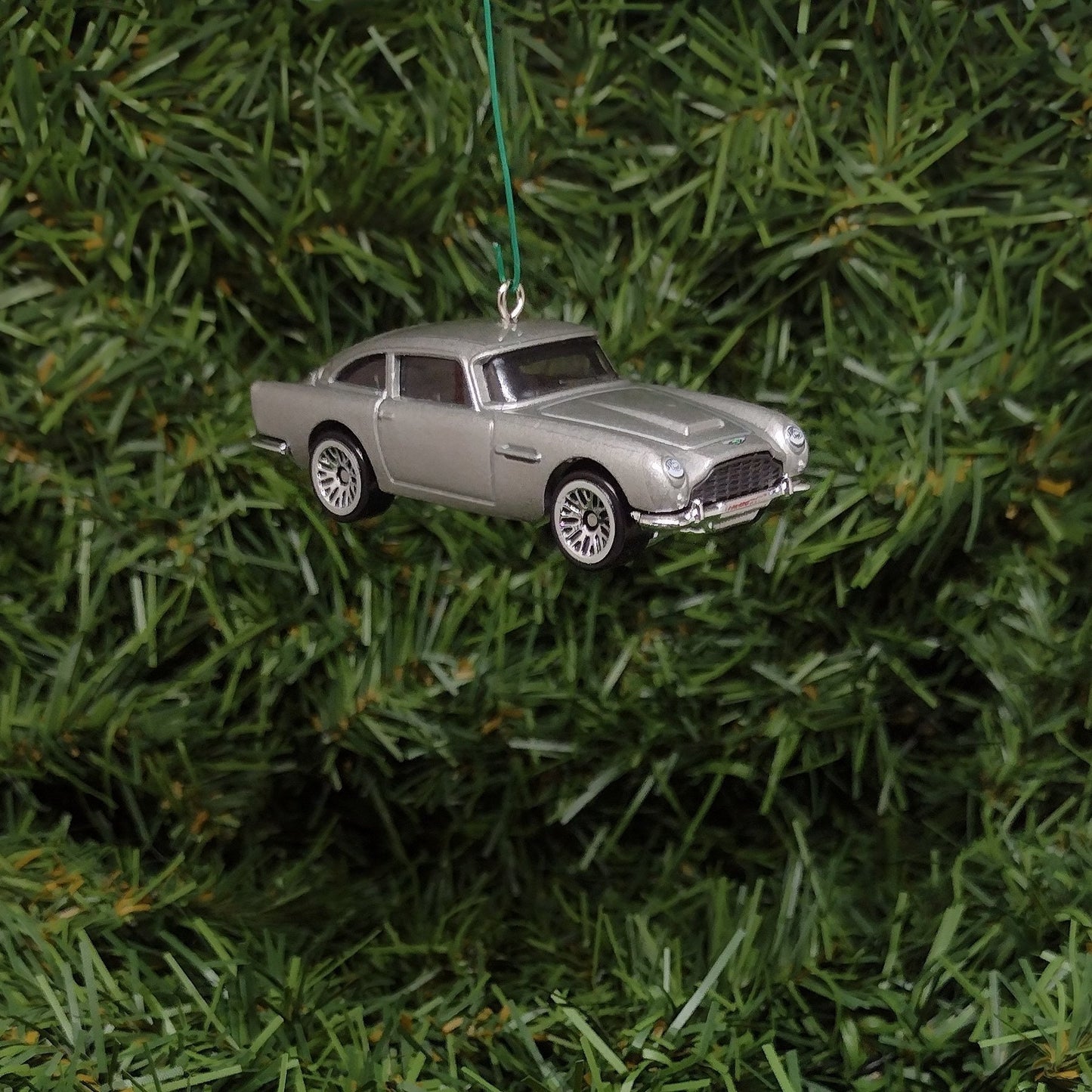 ASTON MARTIN Ornament 1963 DB5 Christmas Gift idea Unique Classic Car Xmas Tree Decoration Fast & Furious