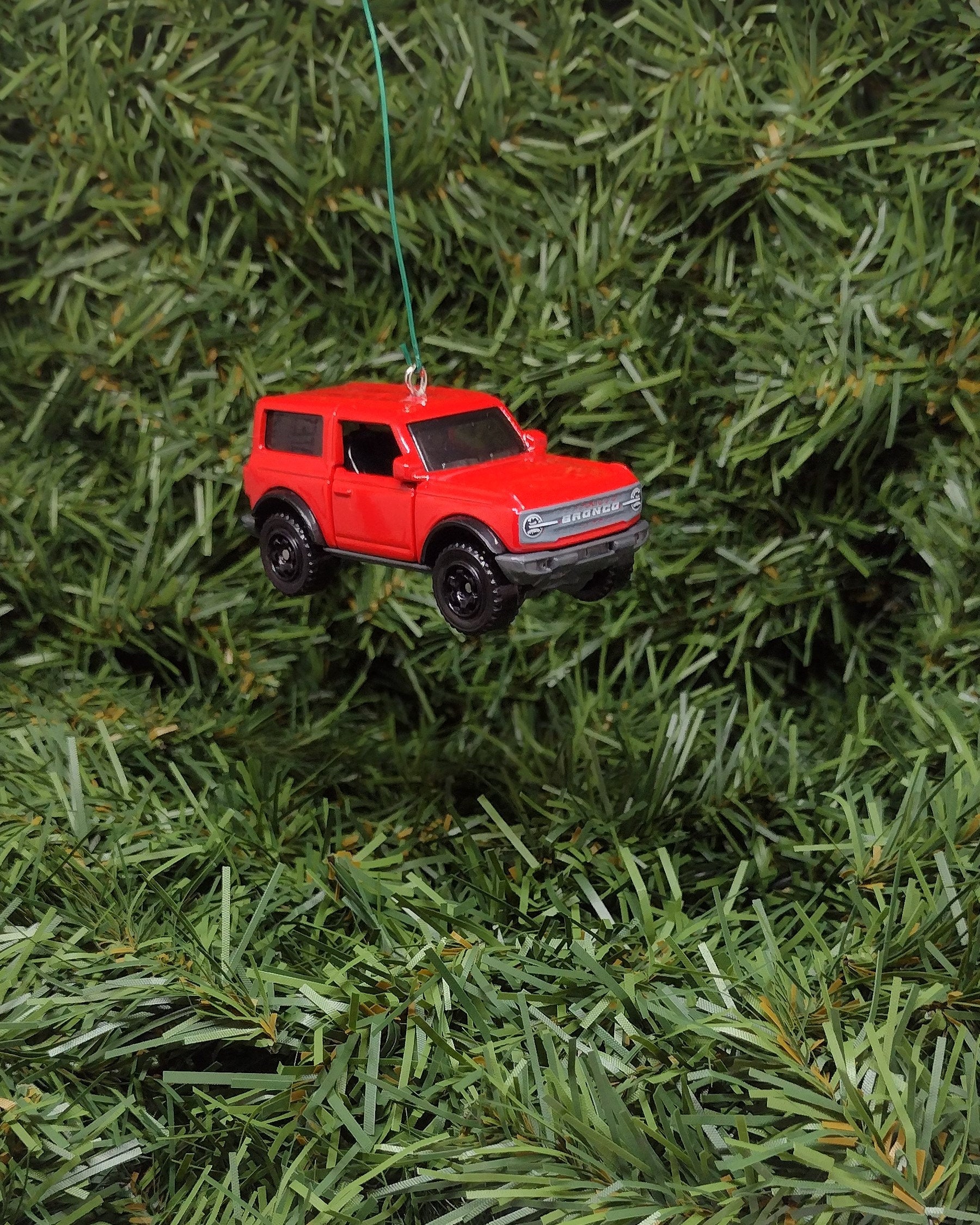 Ford Bronco Ornament 2021 Christmas Tree Decoration unique Xmas Gift Idea 2021-2024 red 2 door