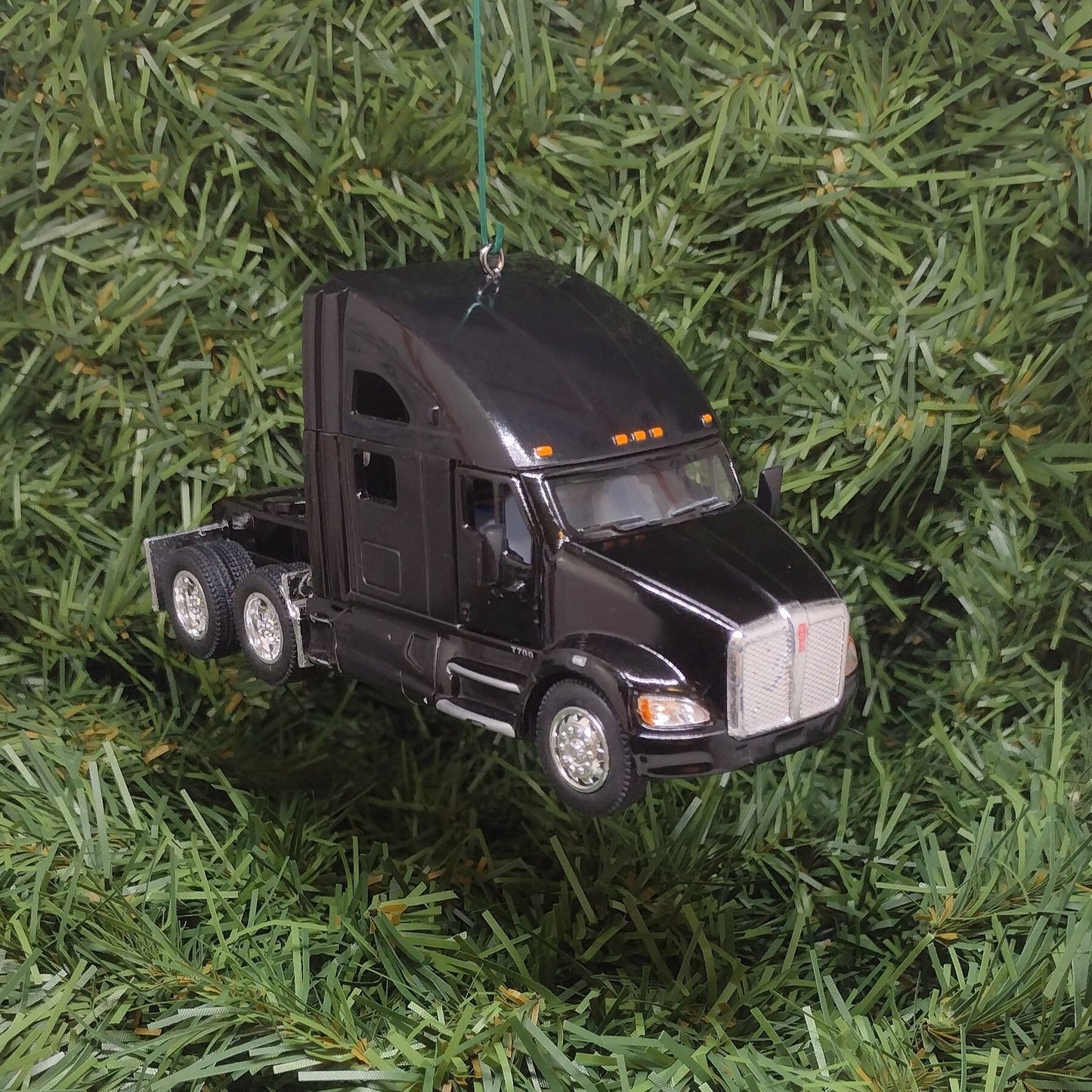 Kenworth Big Rig Ornament Christmas Gift Idea Xmas tree Decoration 5 inches Semi Tractor T-700