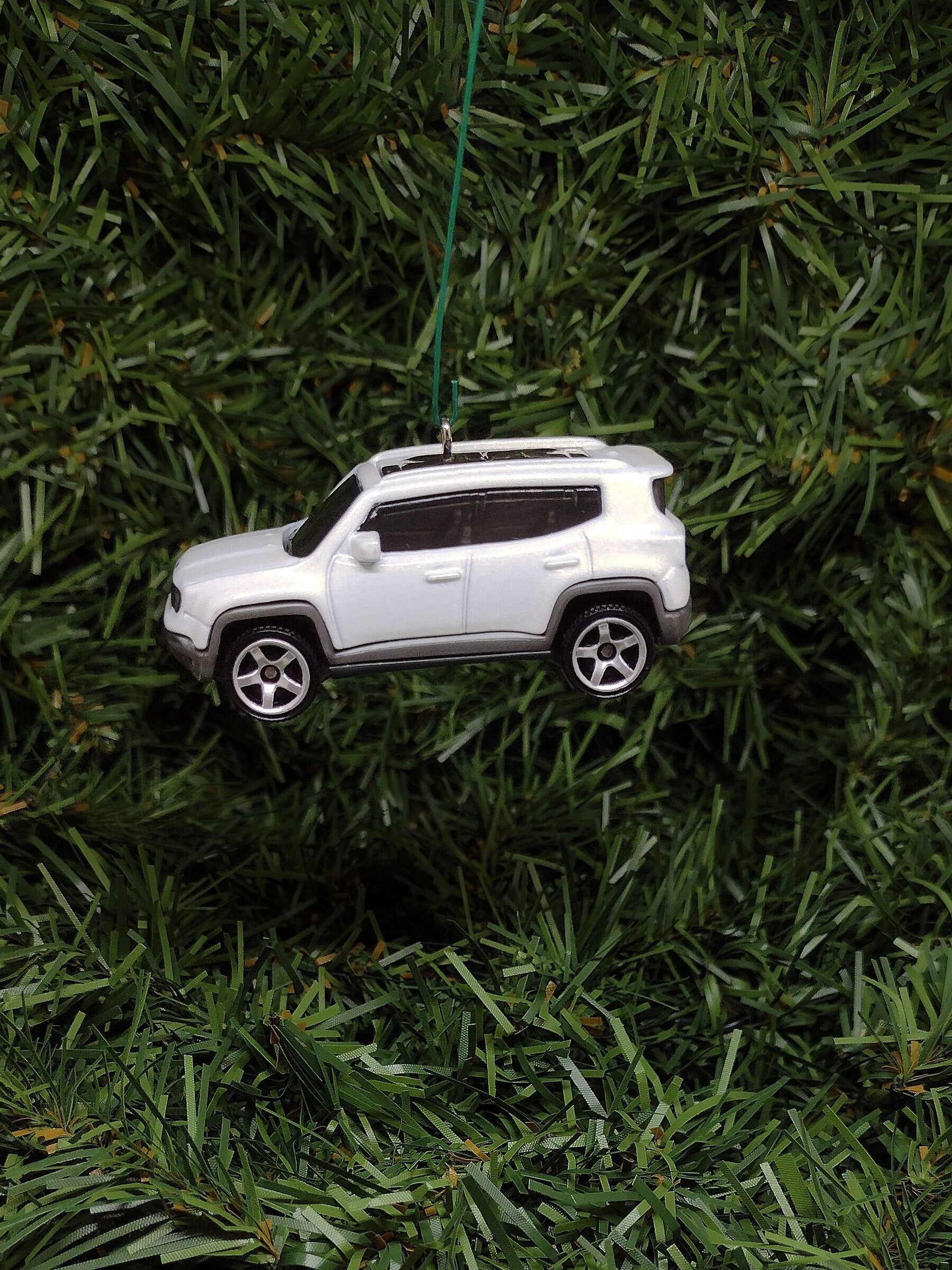 JEEP RENEGADE Ornament Christmas gift idea unique Xmas tree decoration 4x4 SUV white