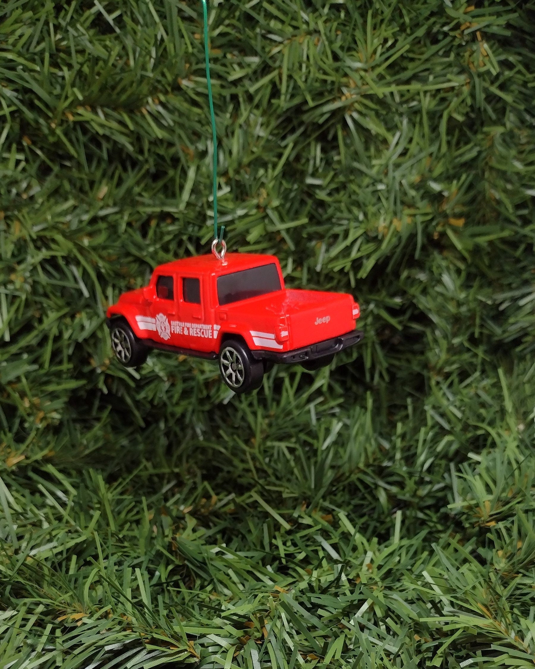 JEEP GLADIATOR Ornament Christmas gift idea unique Xmas tree decoration 4x4 SUV red Fire & Rescue