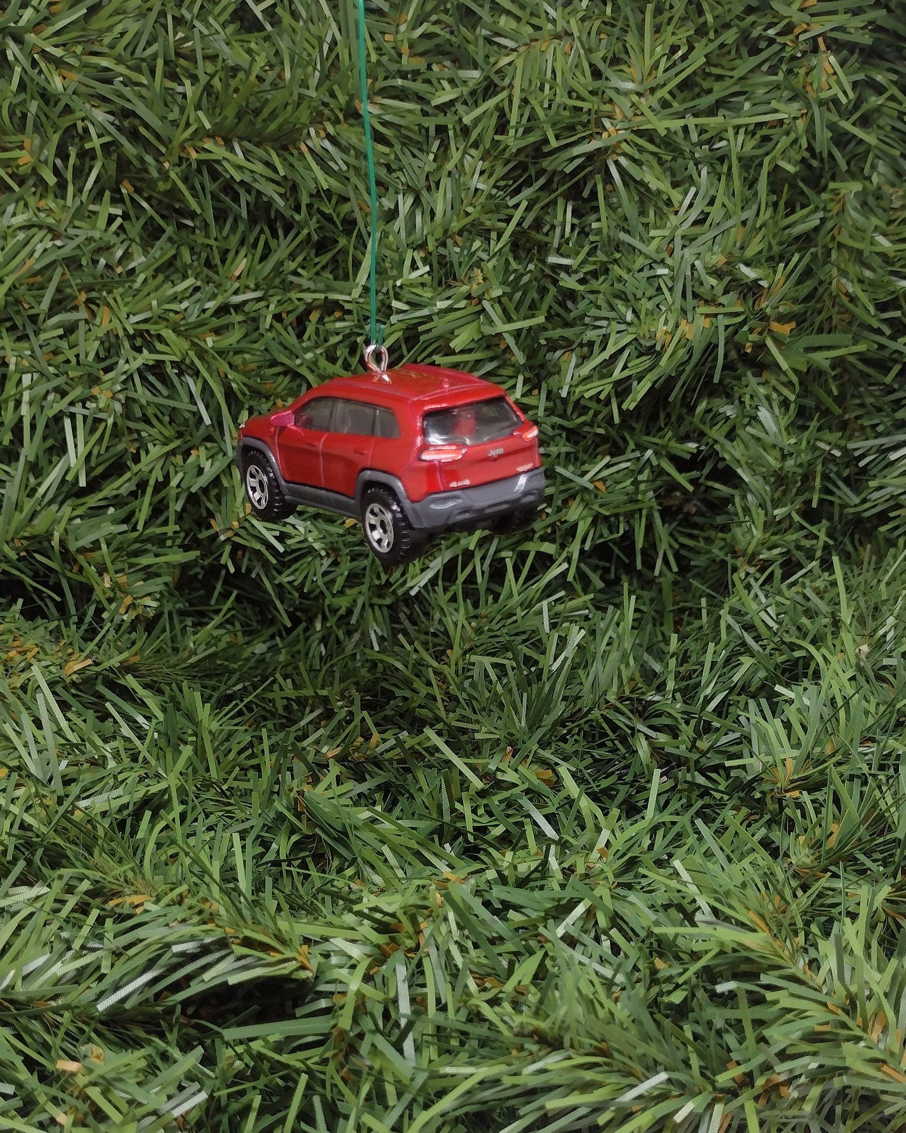 JEEP CHEROKEE Ornament Christmas gift idea unique Xmas tree decoration 2014 Trailhawk 4x4 SUV red