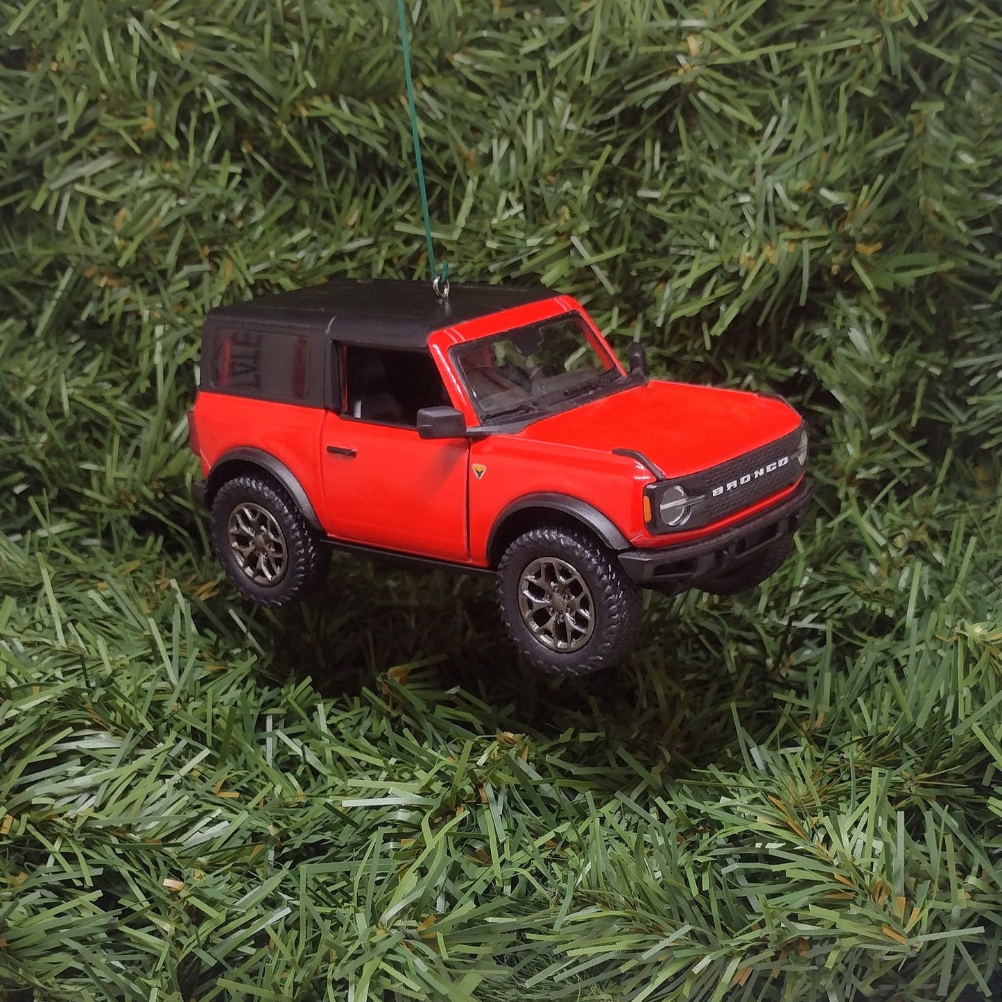 Ford Bronco Ornament 2022 Christmas Tree Decoration Unique Gift Idea 5 Inch Red 4x4 SUV