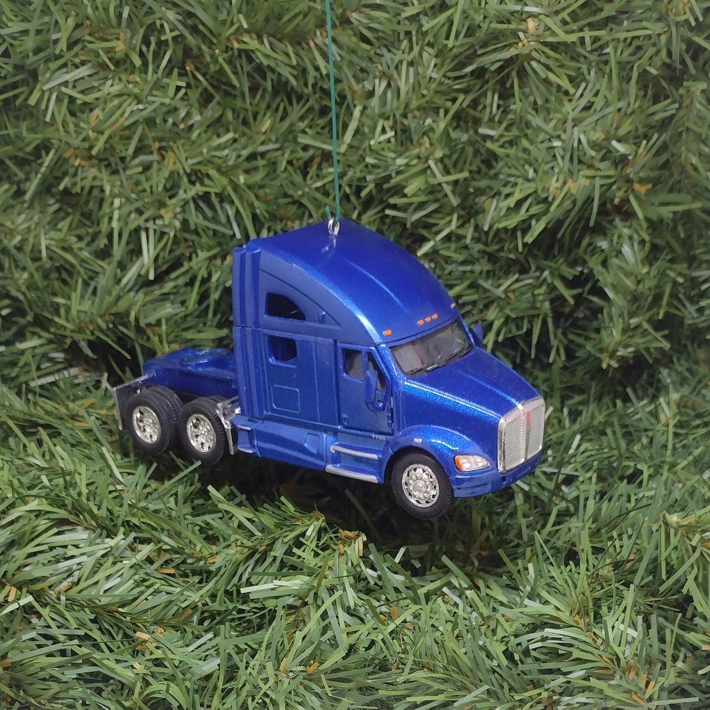 Kenworth Big Rig Ornament Christmas Gift Idea Xmas tree Decoration 5 inches Semi Tractor T-700 Blue