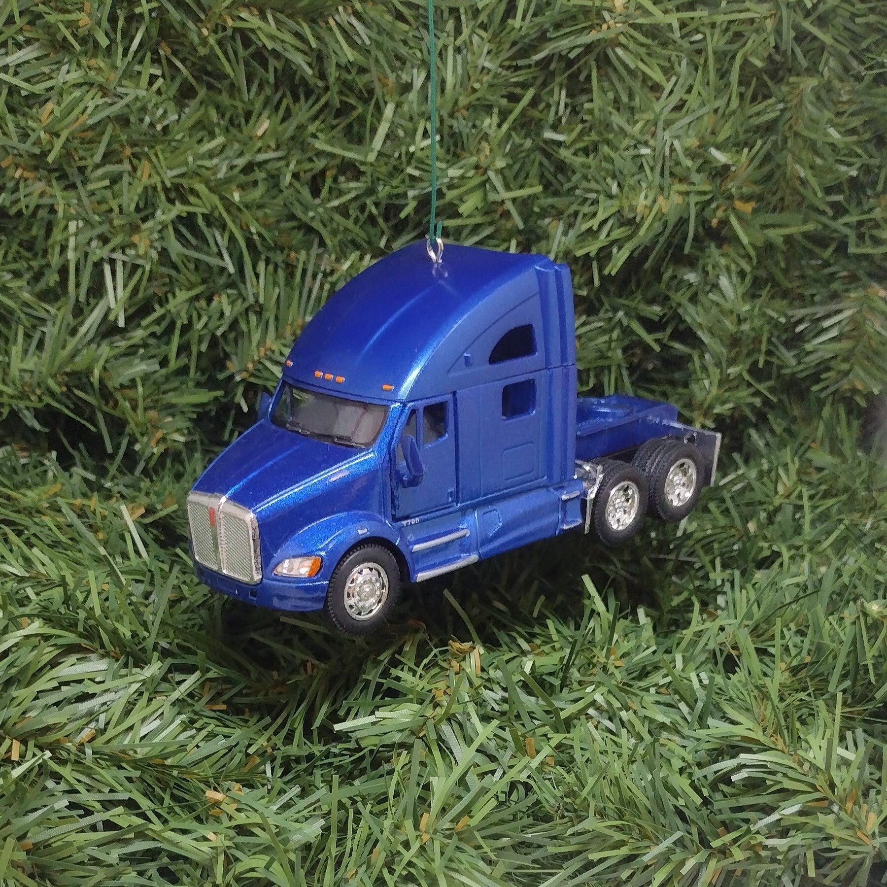 Kenworth Big Rig Ornament Christmas Gift Idea Xmas tree Decoration 5 inches Semi Tractor T-700 Blue