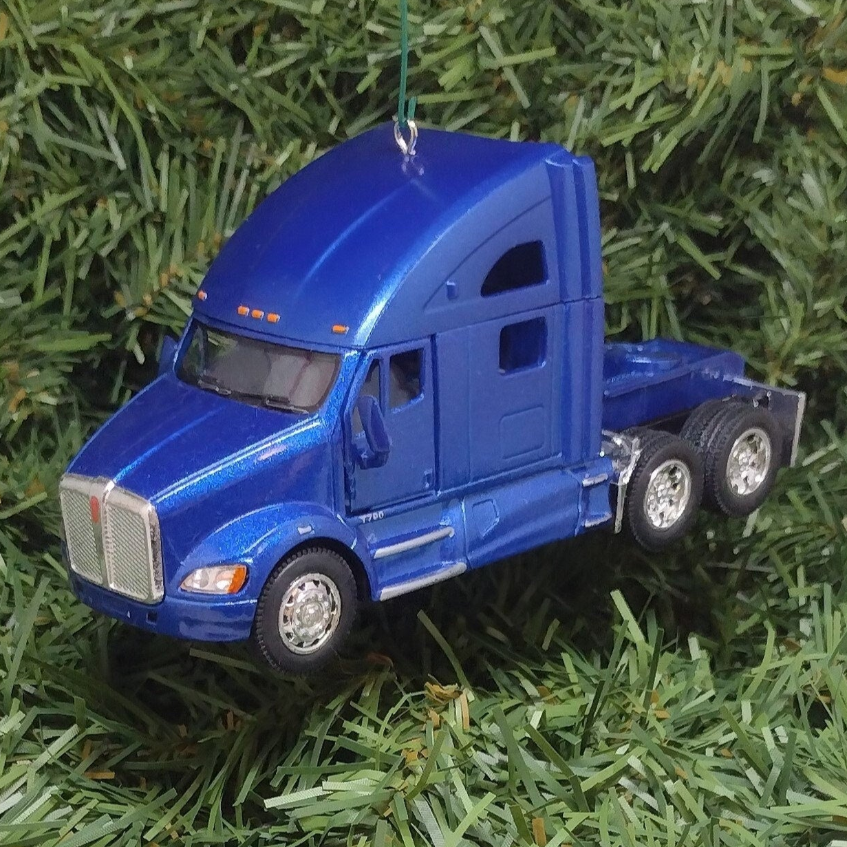 Kenworth Big Rig Ornament Christmas Gift Idea Xmas tree Decoration 5 inches Semi Tractor T-700 Blue