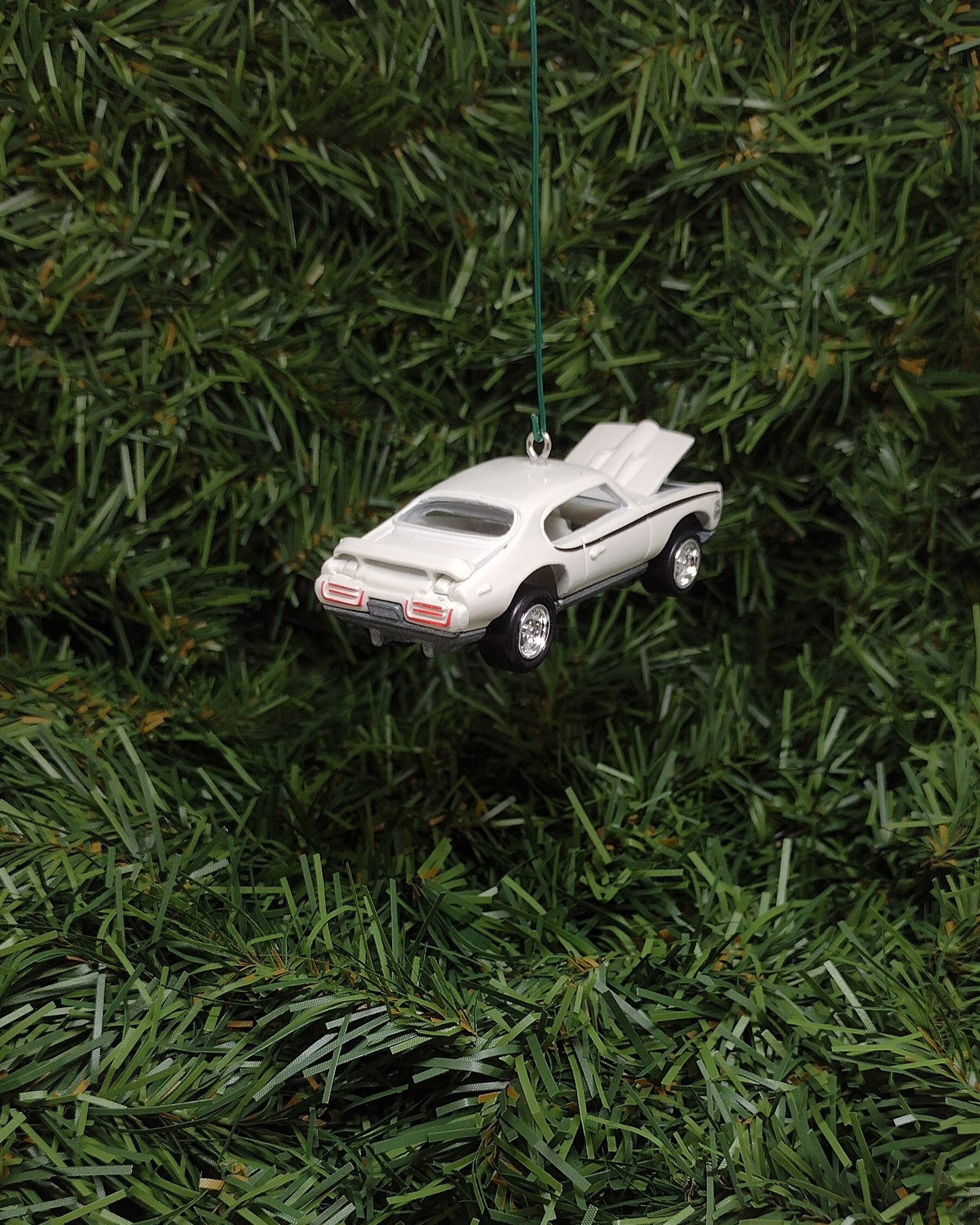 PONTIAC GTO JUDGE 1969 Ornament Christmas Tree Decoration Unique Automotive Xmas Gift Idea White Hood Opens