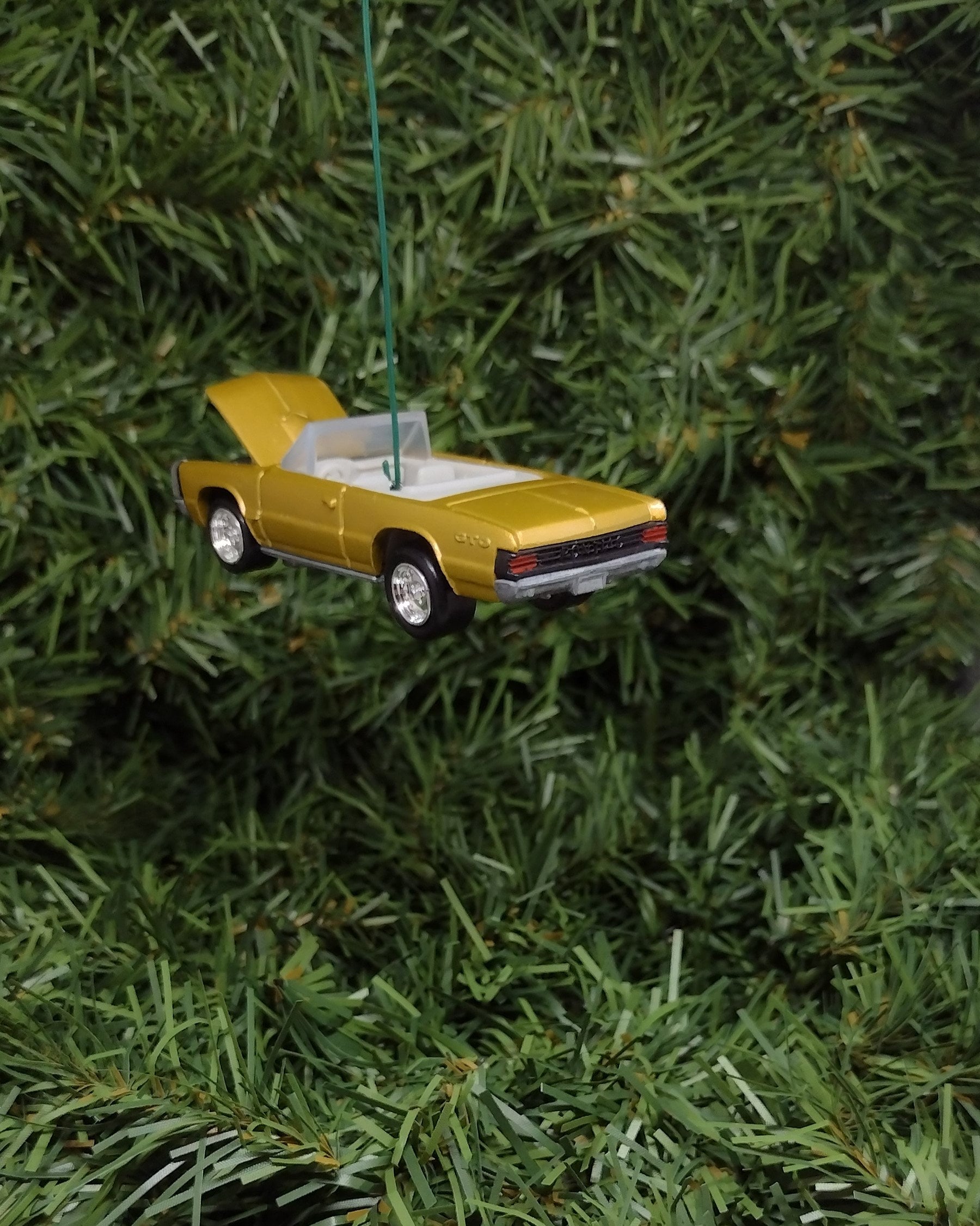 PONTIAC GTO CONVERTIBLE 1965 Ornament Christmas Tree Decoration Unique Automotive Xmas Gift Idea Hood Opens