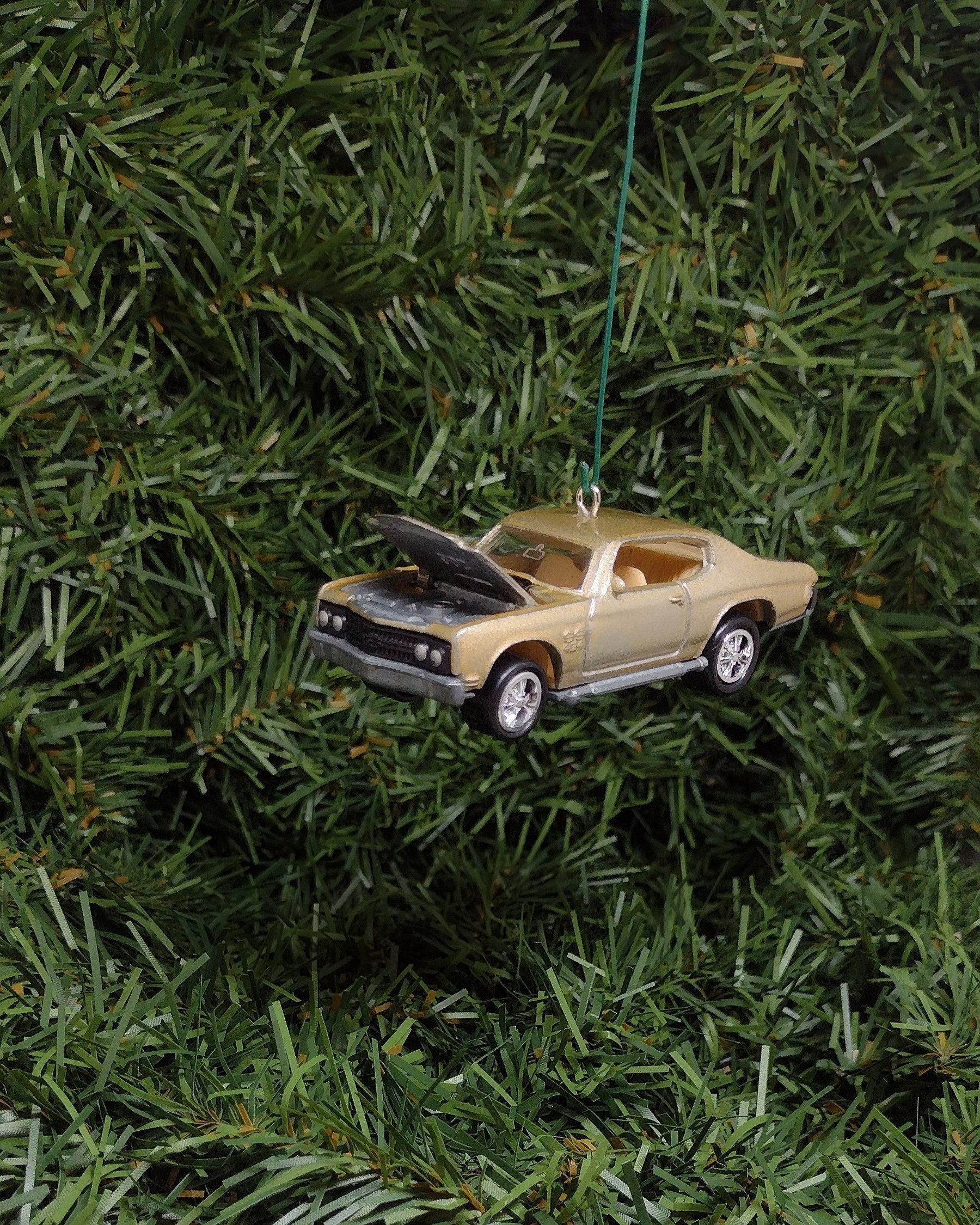 Chevy Chevelle SS 1970 Ornament Christmas Tree Decoration 70 Chevrolet Unique Xmas Gift Idea Hood Opens