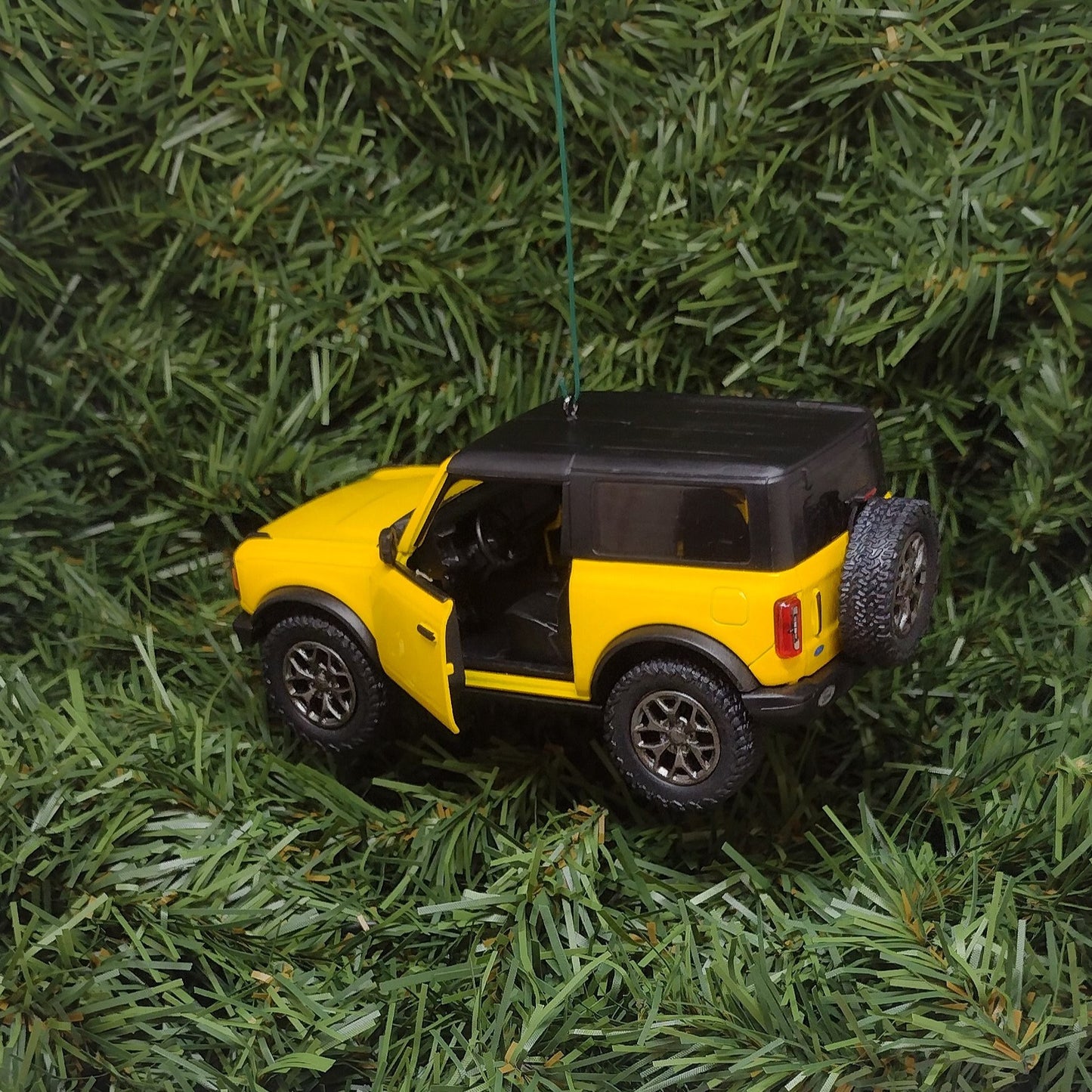 Ford Bronco Ornament 2022 Christmas Tree Decoration Unique Gift Idea 5 Inch Yellow 4x4 SUV