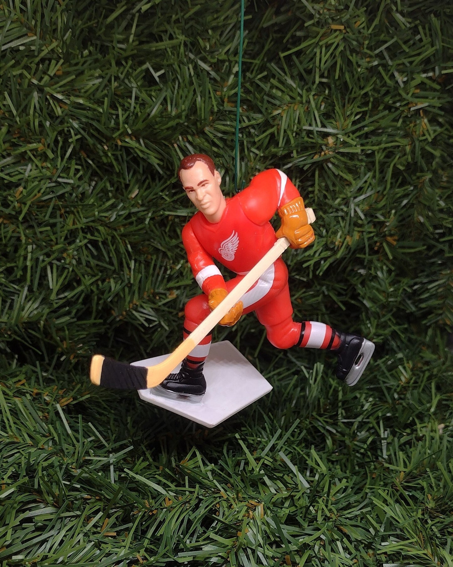 Gordie Howe DETROIT RED WINGS Christmas tree ornament xmas nhl hockey figure