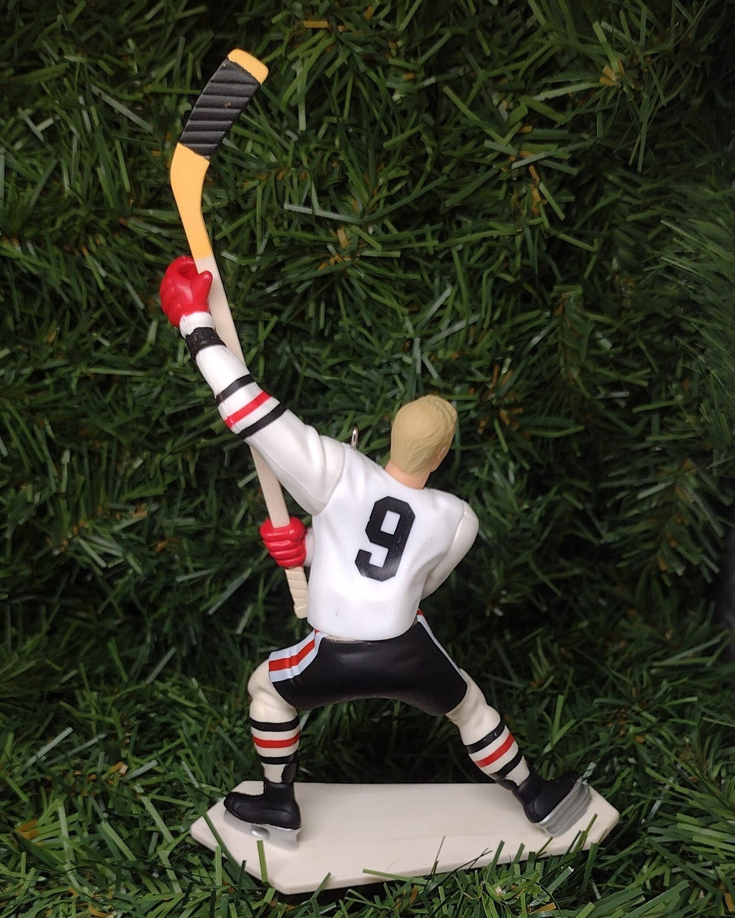 Bobby Hull CHICAGO BLACKHAWKS Ornament Christmas tree decoration NHL hockey figure unique Xmas gift idea