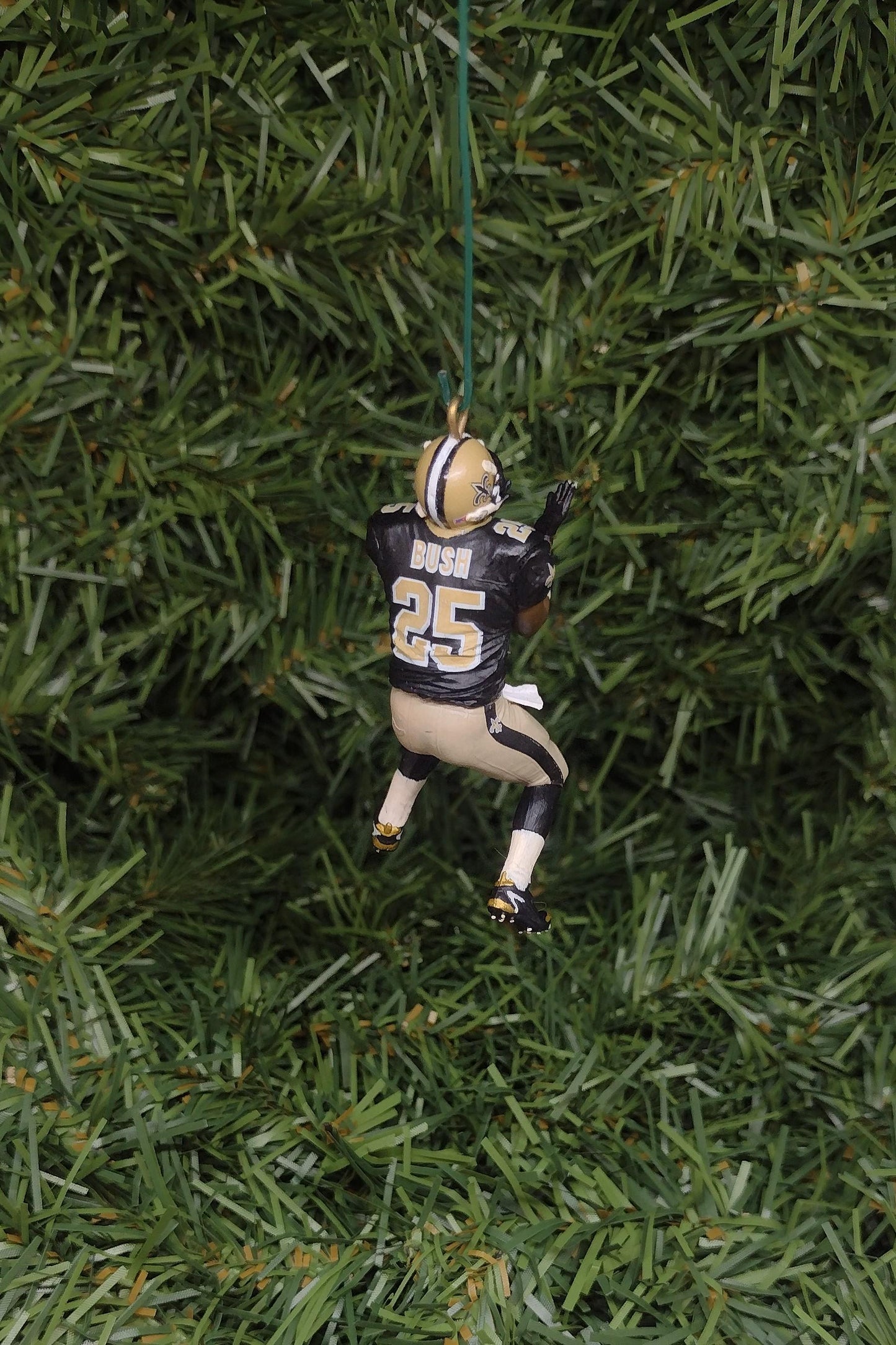 NEW ORLEANS SAINTS ornament Reggie Bush Christmas Gift Idea Nfl Football Figure Xmas Tree Decoration 2.5 inch