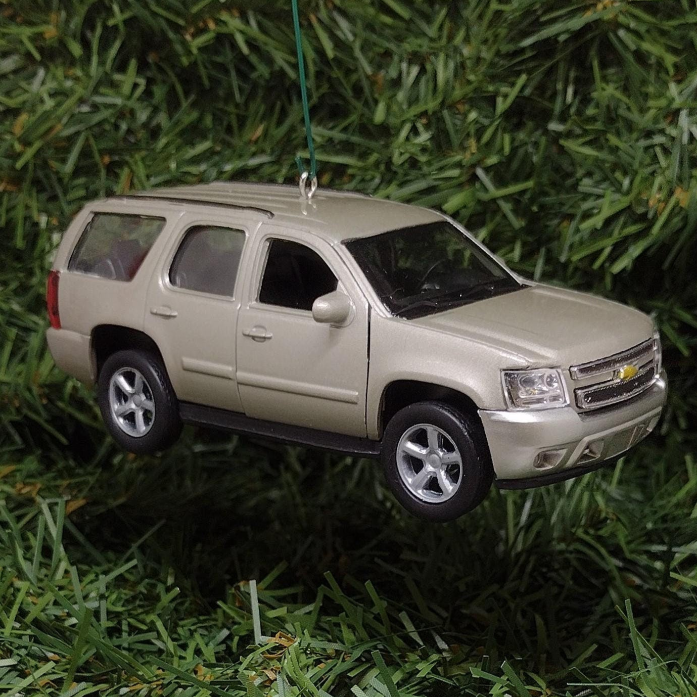 CHEVY 2008 TAHOE Ornament Christmas Tree Decoration Fun Automotive Xmas Gift Idea 5 inch Chevrolet SUV 2007-2014