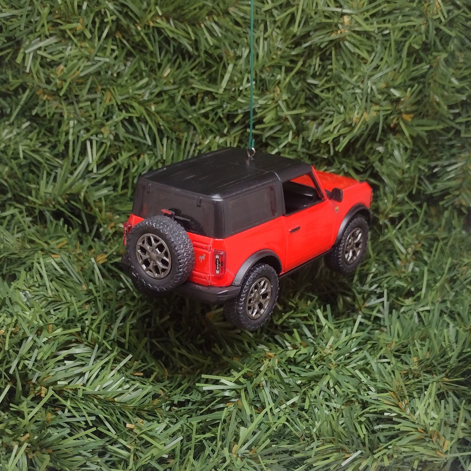 Ford Bronco Ornament 2022 Christmas Tree Decoration Unique Gift Idea 5 Inch Red 4x4 SUV