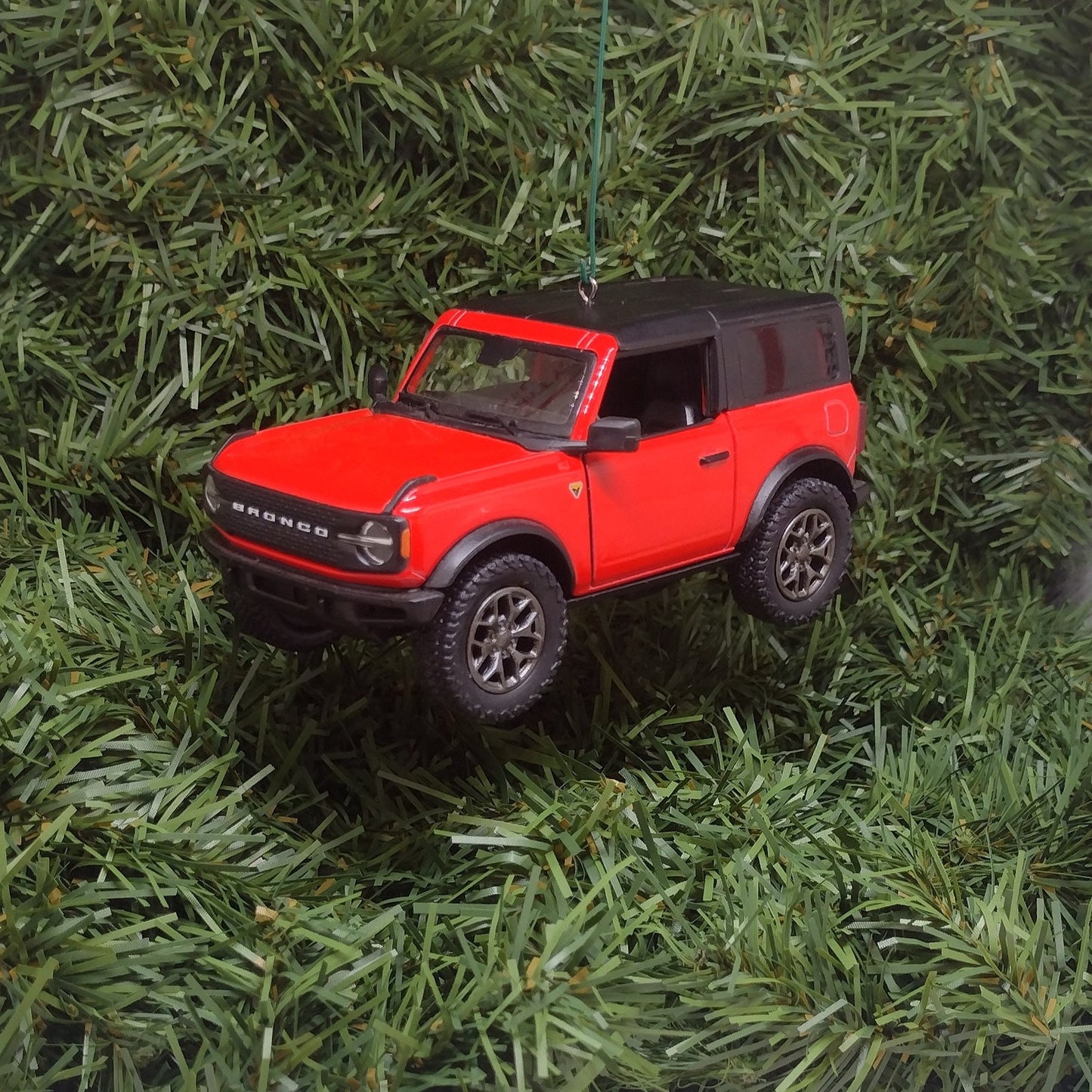 Ford Bronco Ornament 2022 Christmas Tree Decoration Unique Gift Idea 5 Inch Red 4x4 SUV