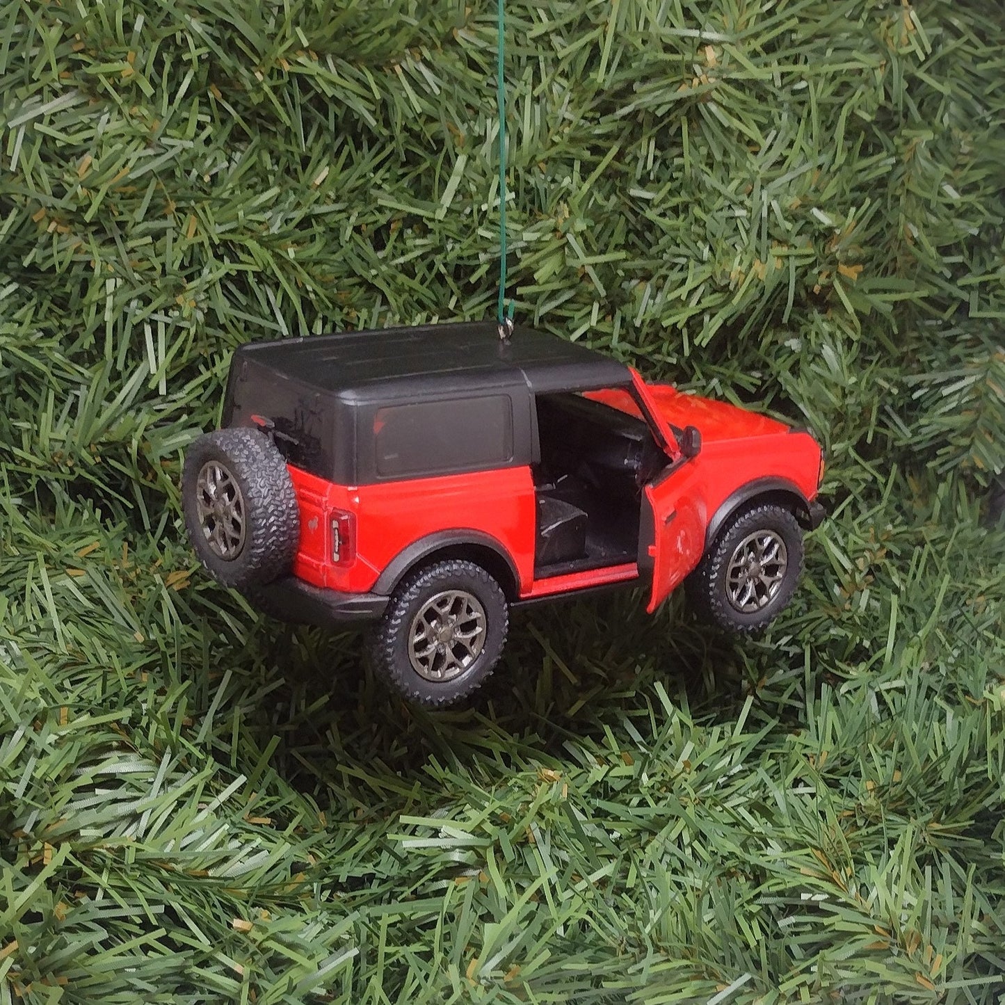 Ford Bronco Ornament 2022 Christmas Tree Decoration Unique Gift Idea 5 Inch Red 4x4 SUV